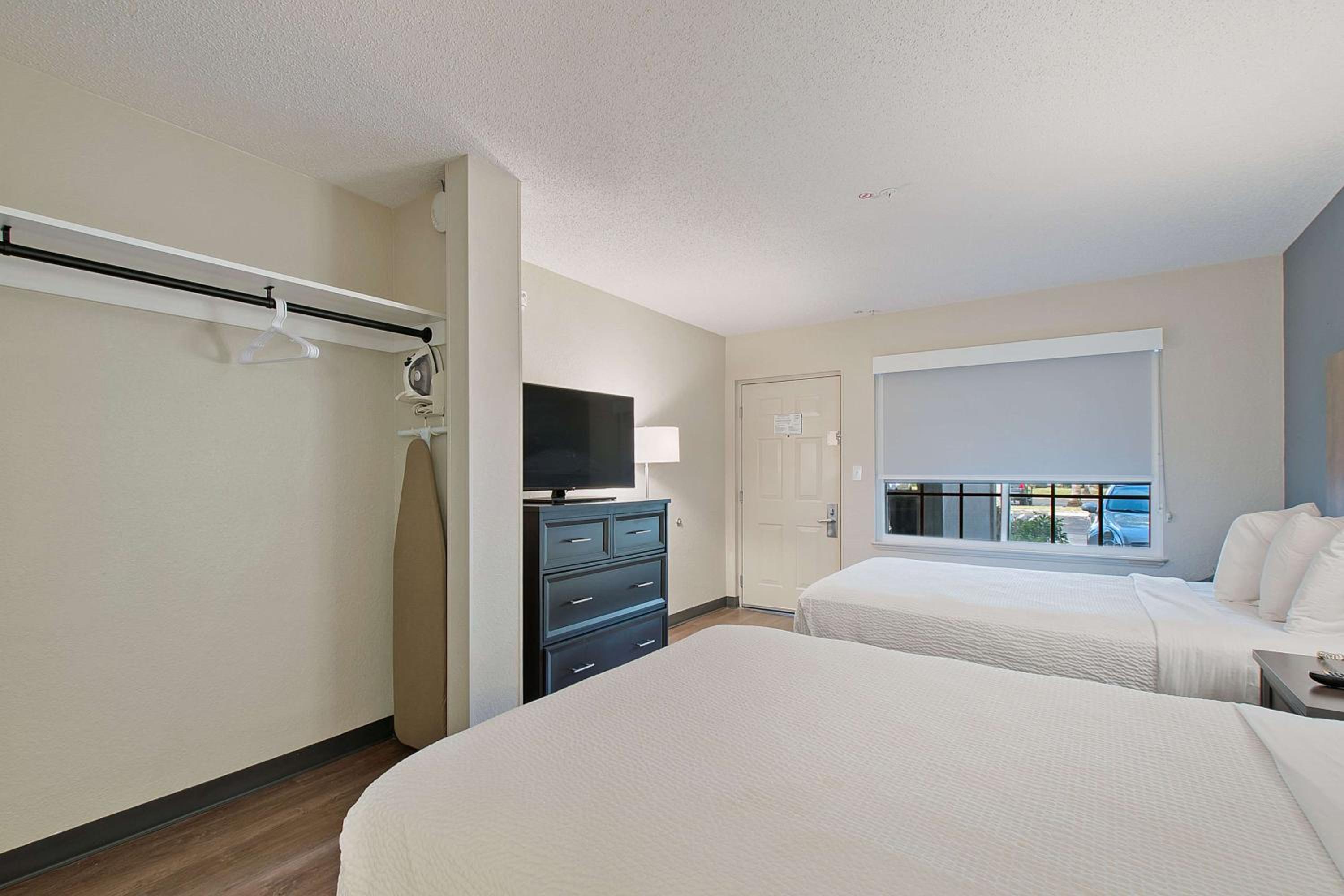 Studio with 2 Double Beds - Hearing Accessible - Non-Smoking - Photo 6