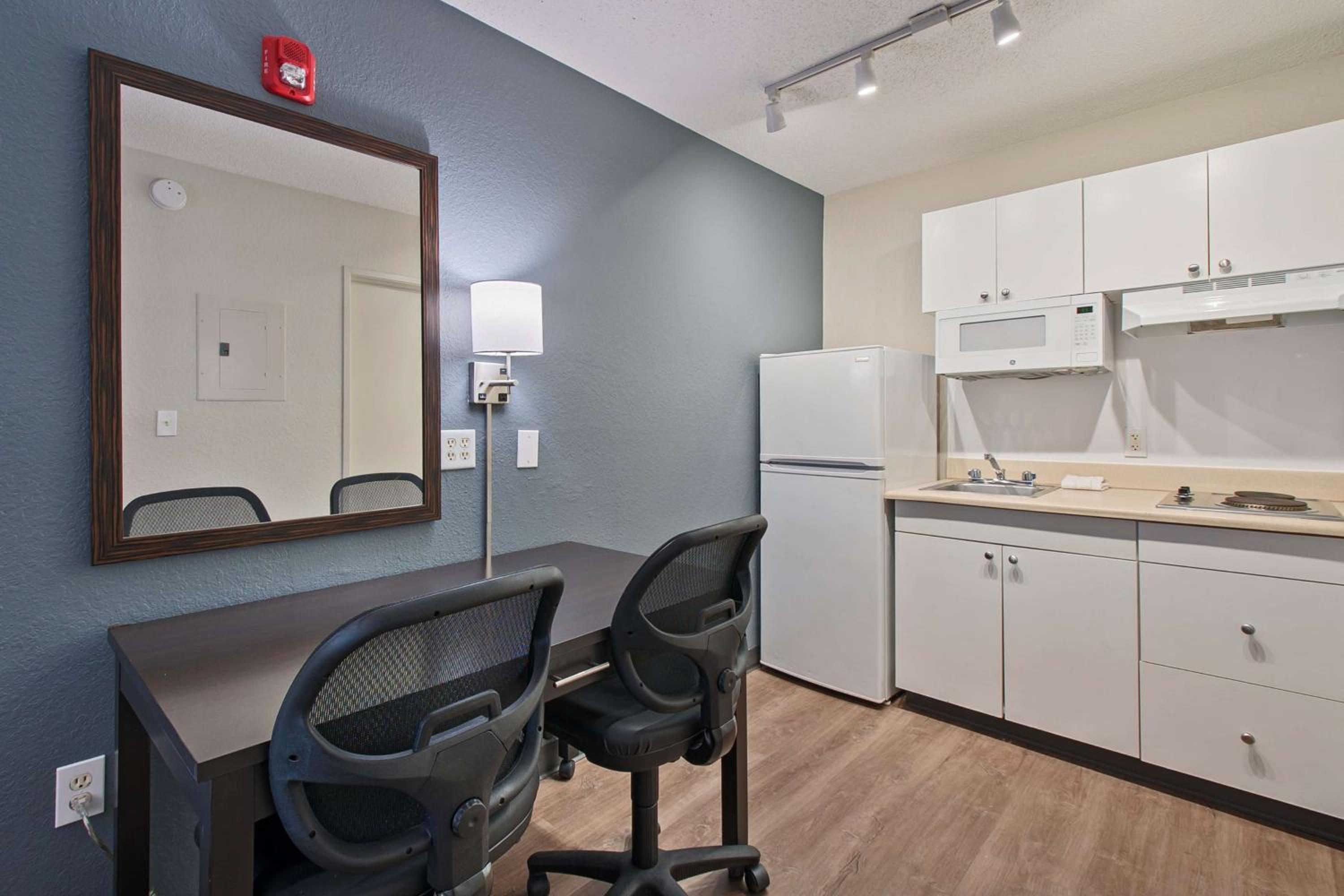 Studio with 2 Double Beds - Hearing Accessible - Non-Smoking - Photo 7