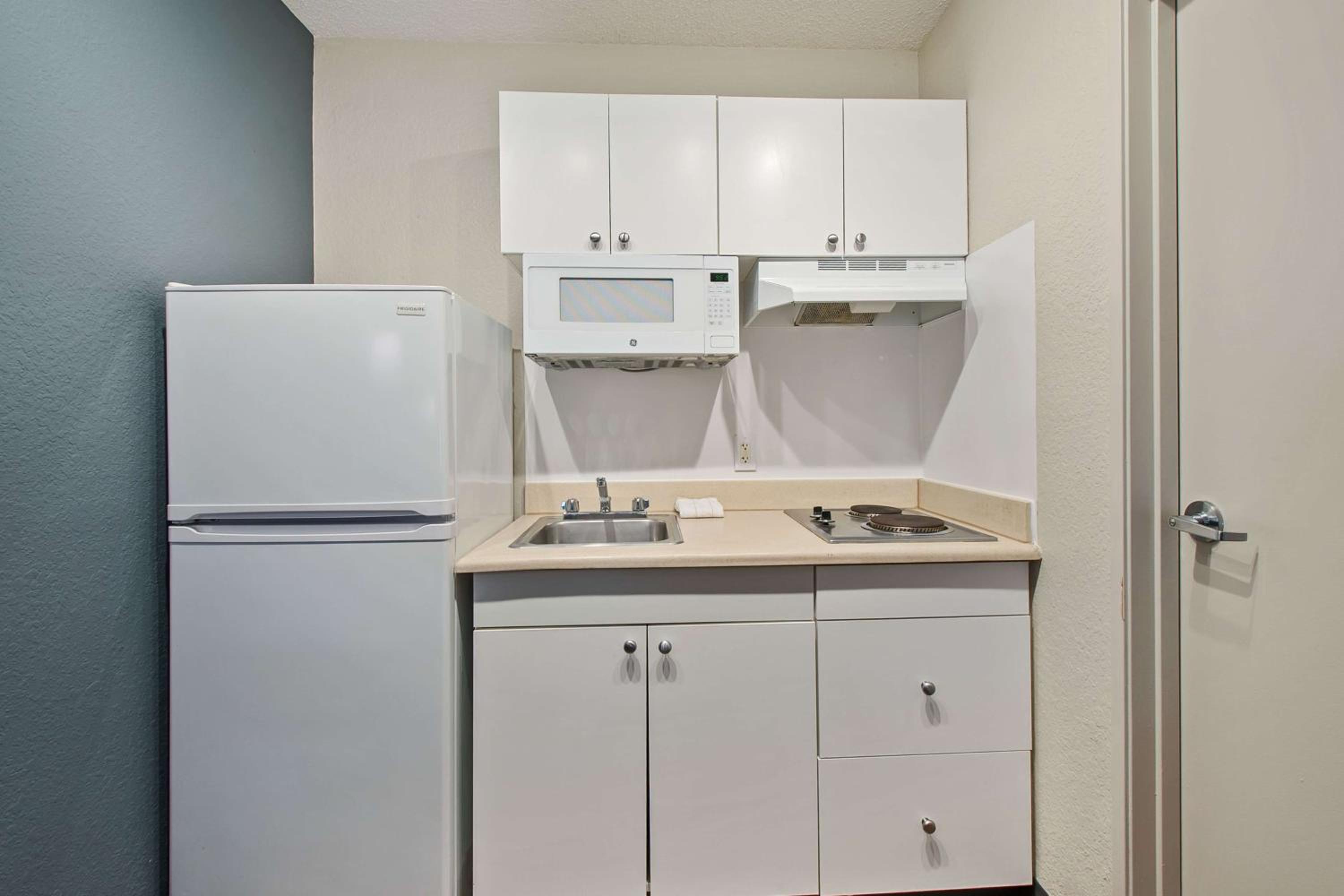 Studio with 2 Double Beds - Hearing Accessible - Non-Smoking - Photo 2