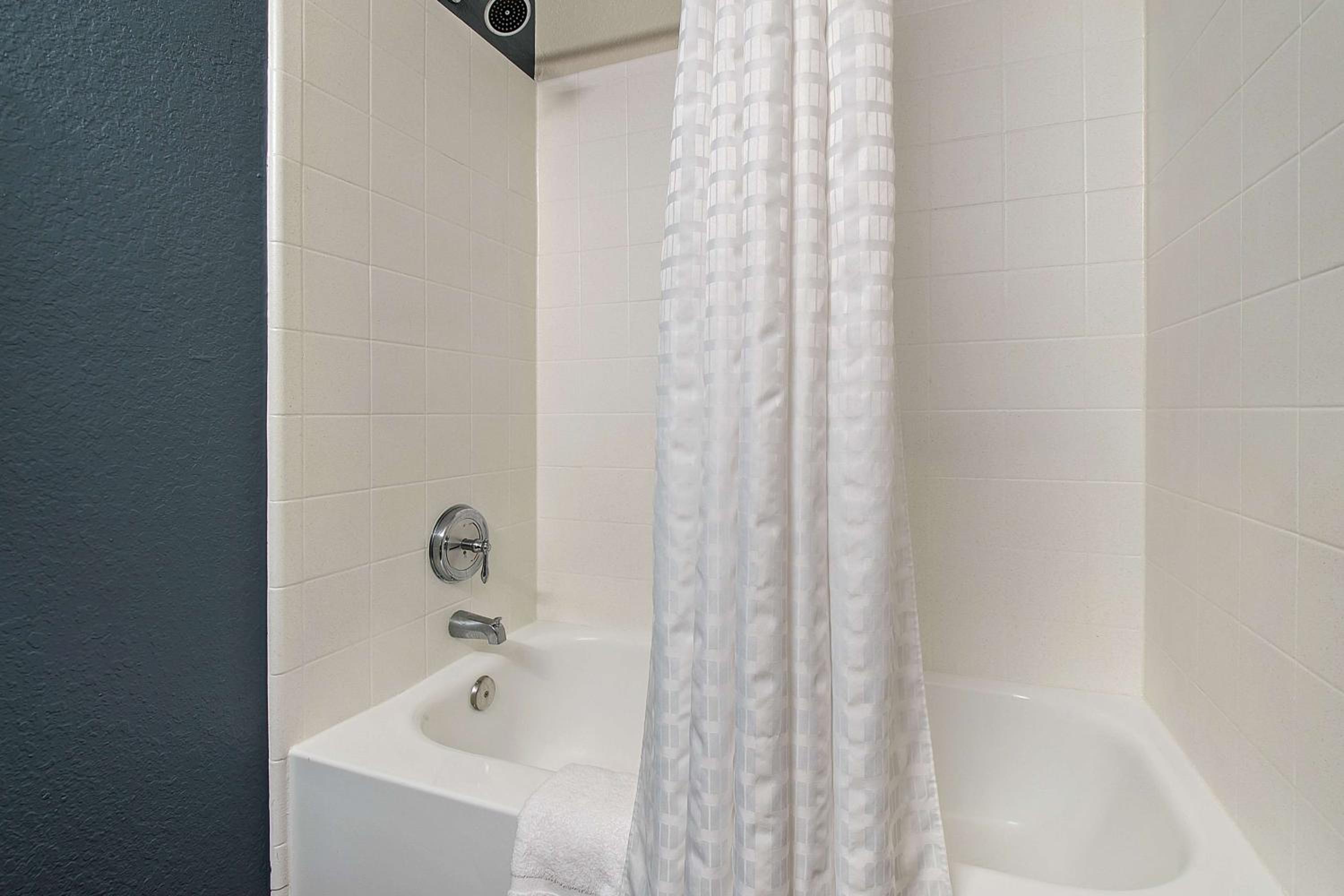 Studio with 2 Double Beds - Hearing Accessible - Non-Smoking - Photo 10