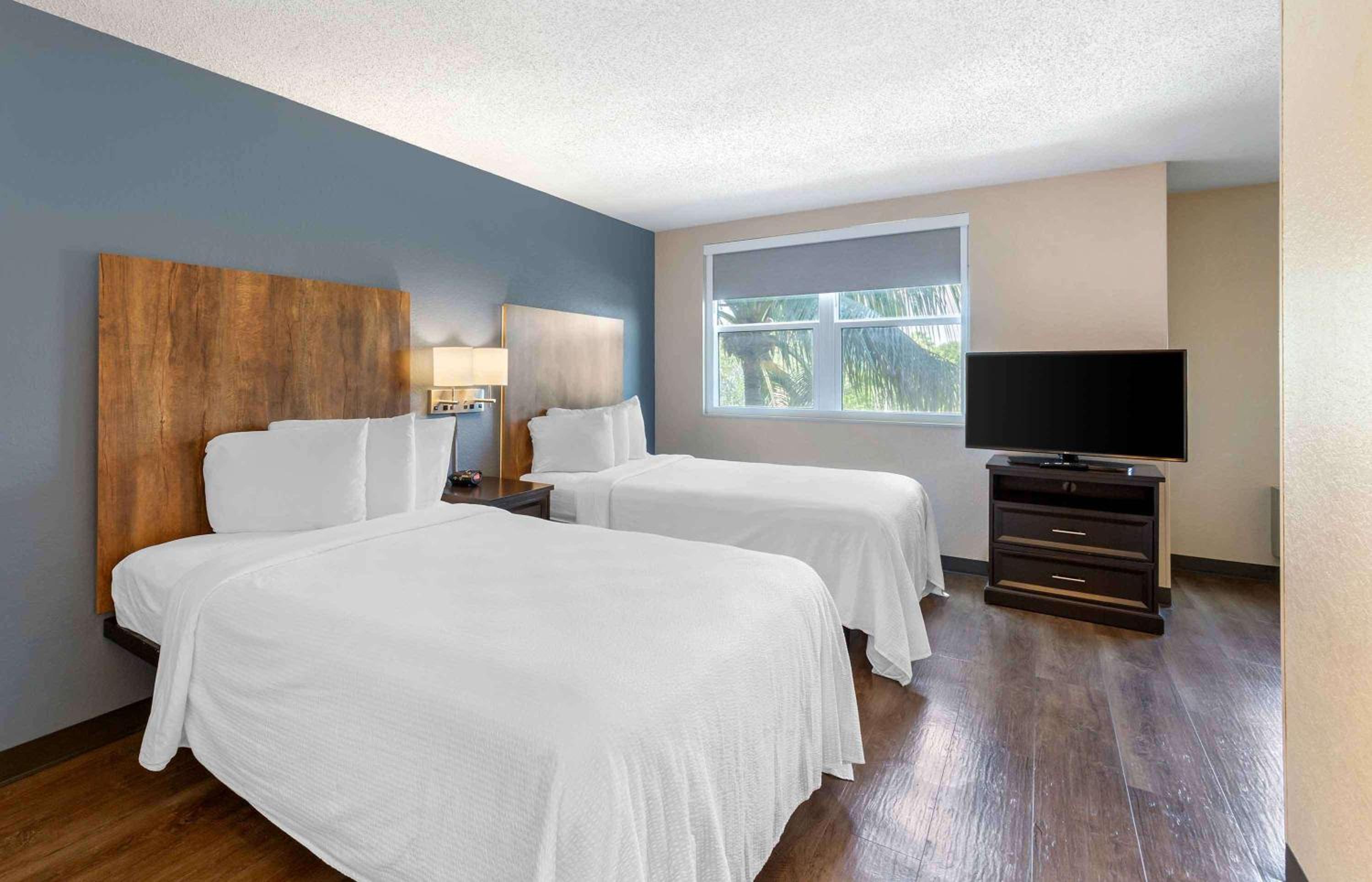 Deluxe Studio with 2 Double Beds - Non-Smoking - Photo 1