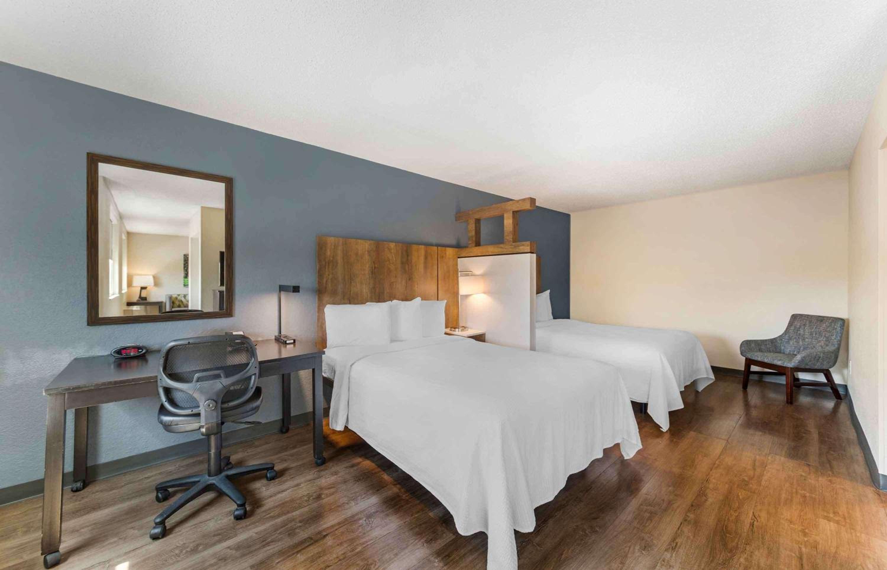 Superior Studio with Two Double Beds and Sofa Bed - Non-Smoking