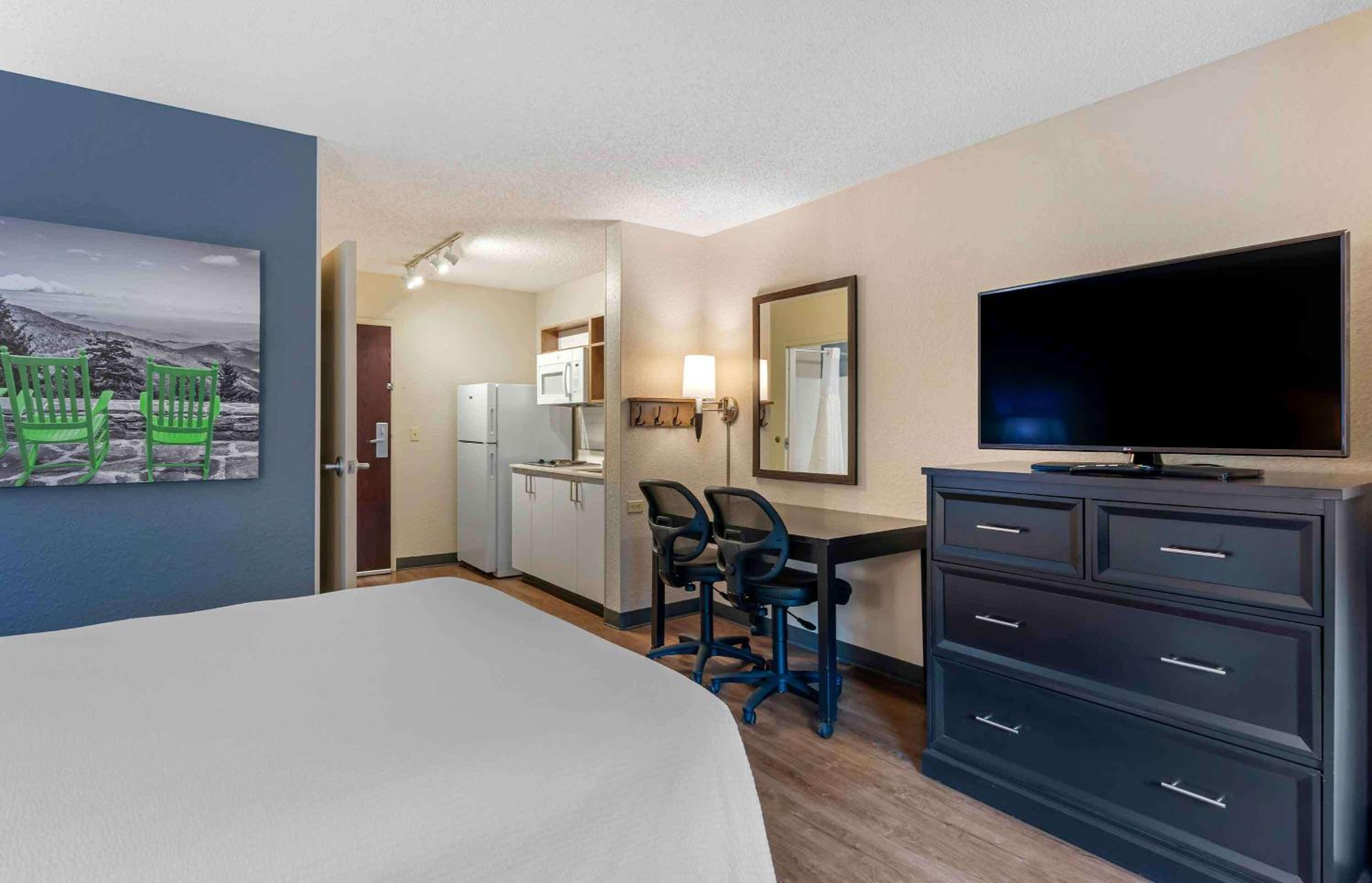 Superior Studio with 2 Double Beds - Non-Smoking - Photo 1