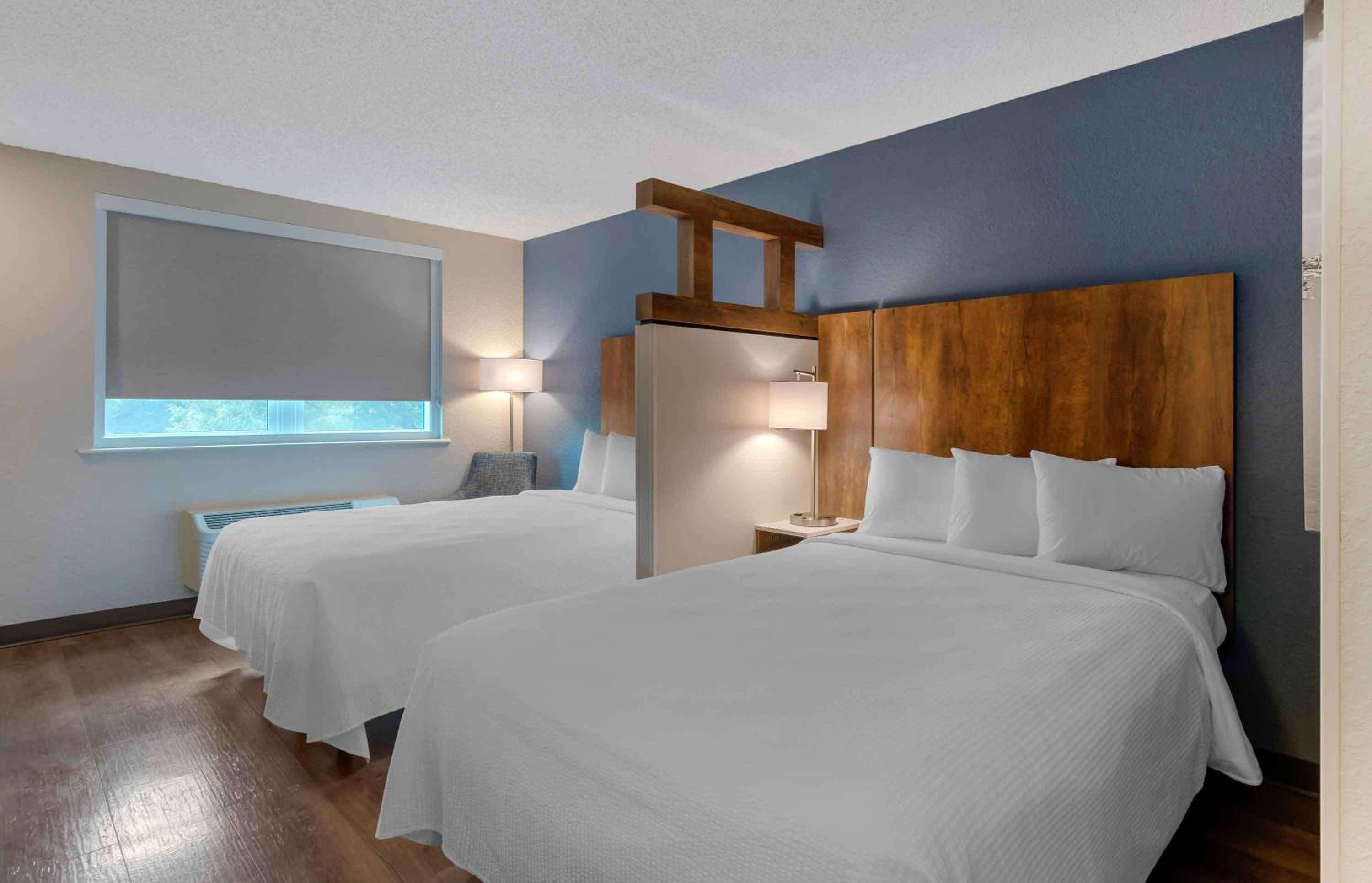 Superior Studio with 2 Double Beds - Non-Smoking - Photo 11