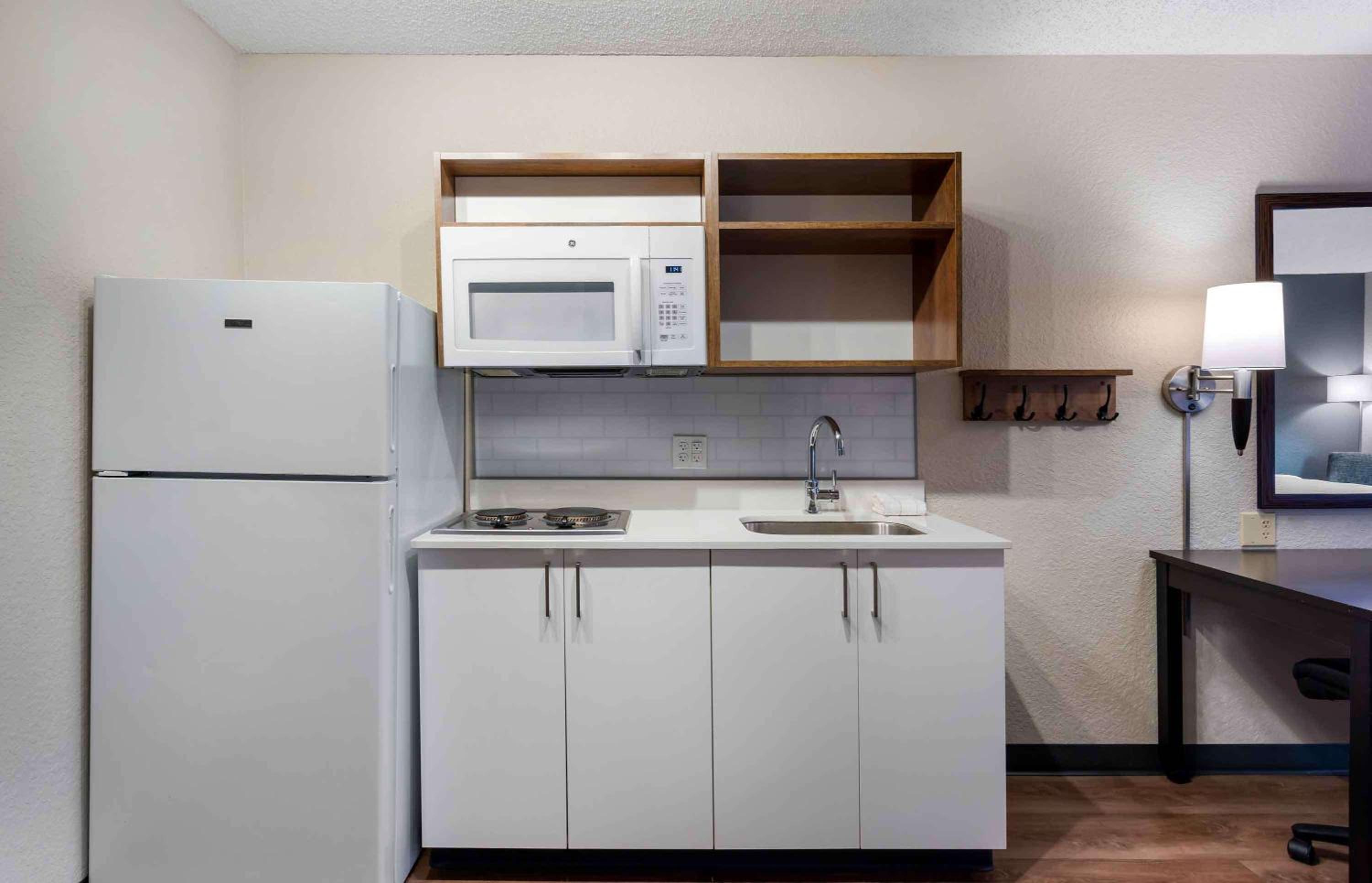 Superior Studio with 2 Double Beds - Non-Smoking - Photo 8