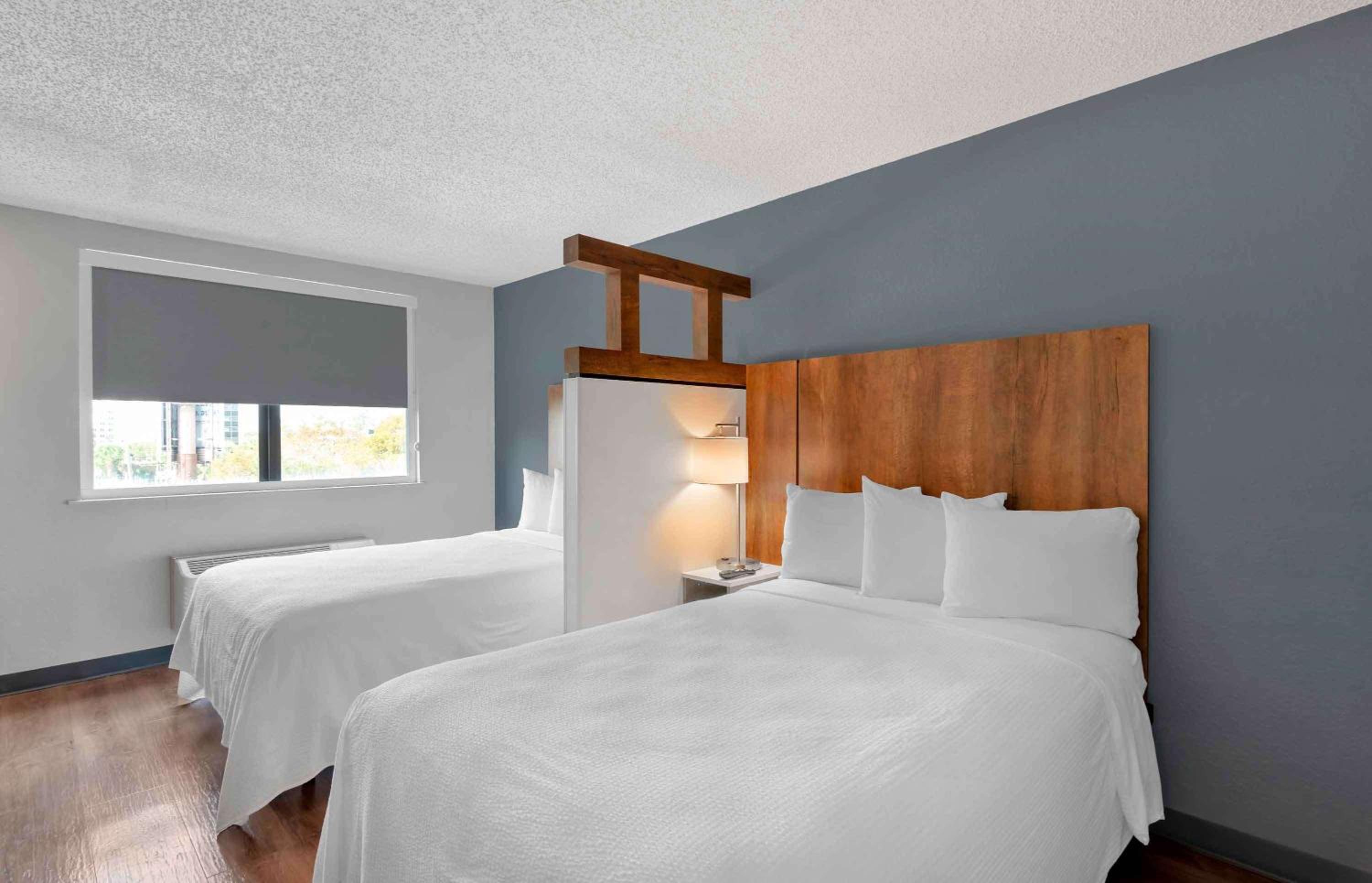 Superior Studio with 2 Double Beds - Non-Smoking, Hearing Impaired - Photo 1