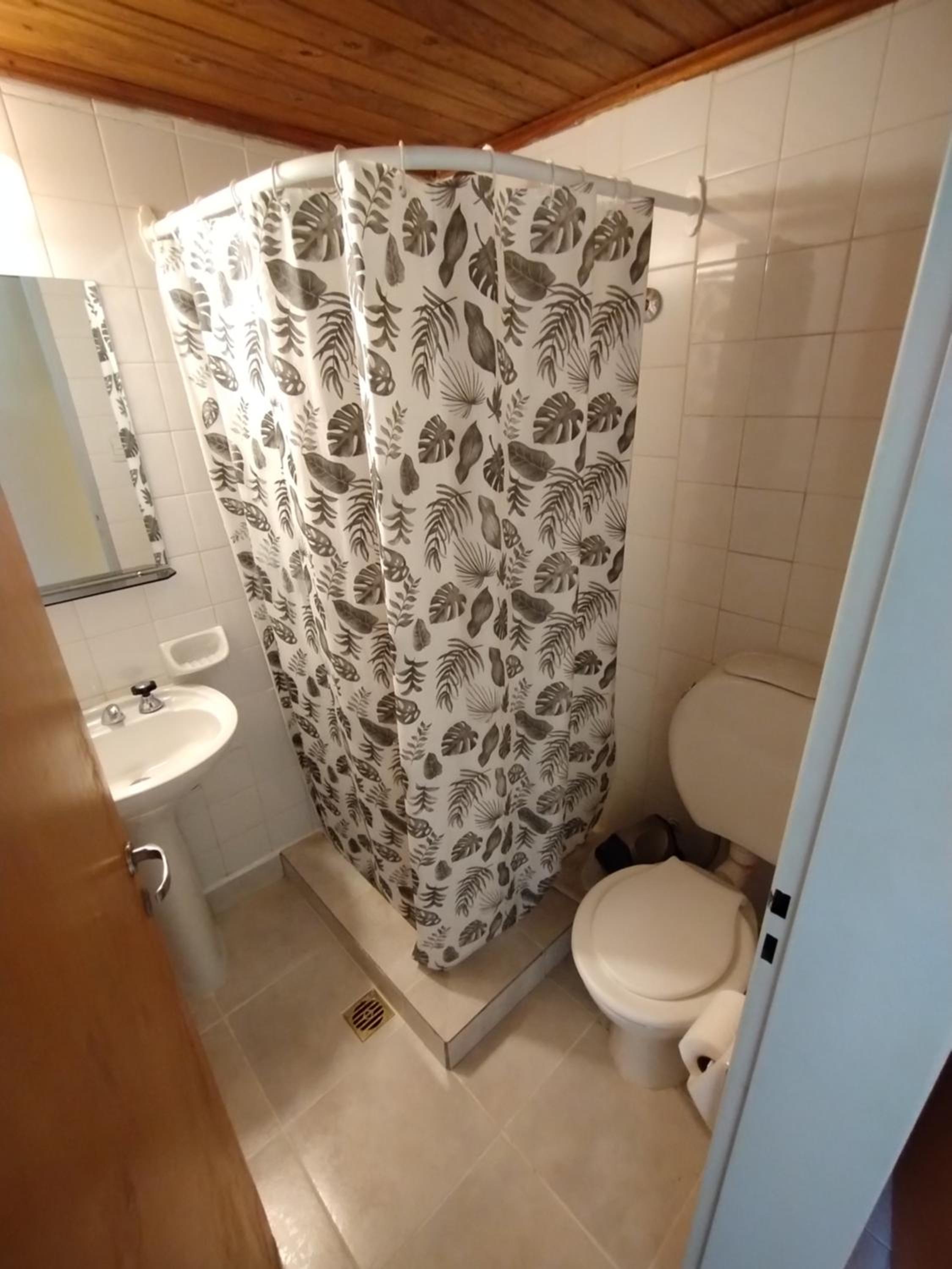 Twin Room with Private Bathroom photo 2
