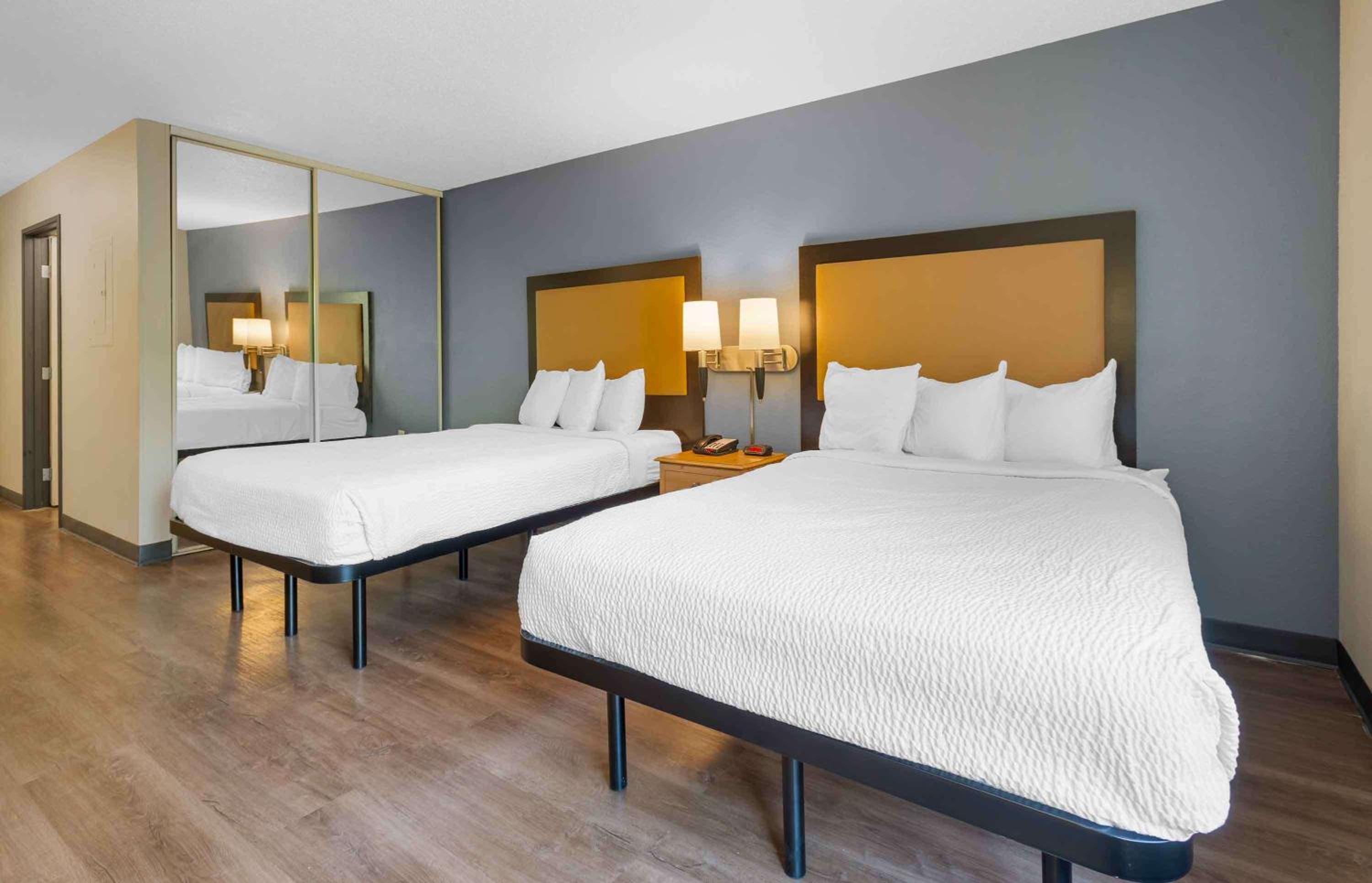Studio with 2 Double Beds - Non-Smoking - Photo 1