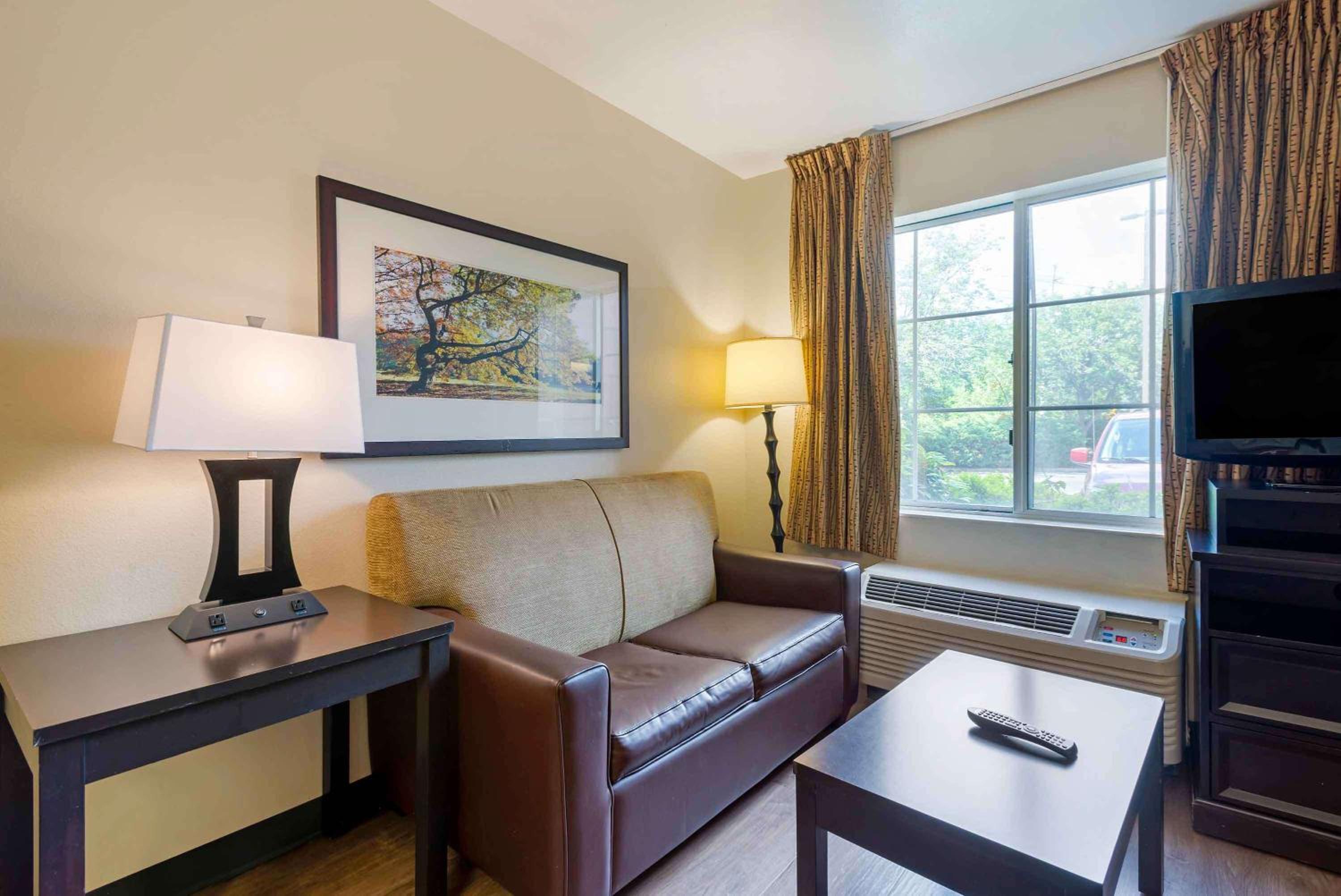 Deluxe Studio with 2 Double Beds - Non-Smoking - Photo 10