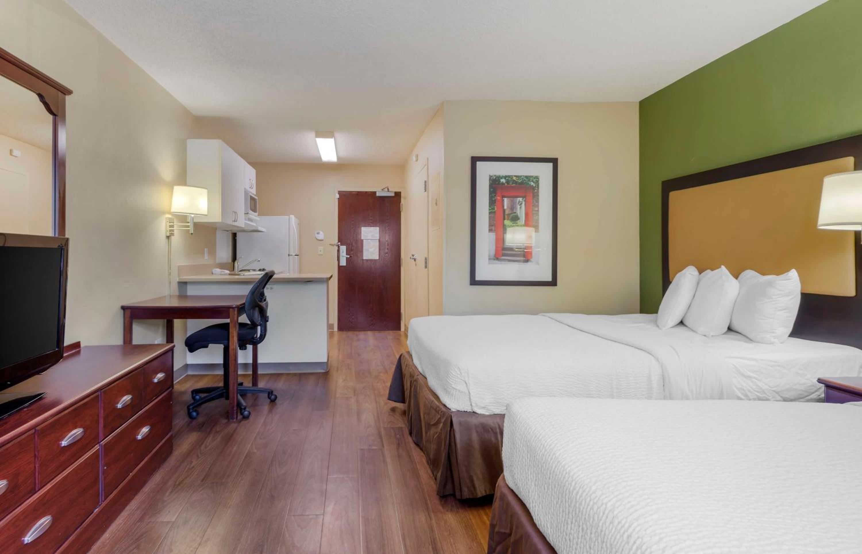 Studio with 2 Double Beds - Non-Smoking - Photo 1