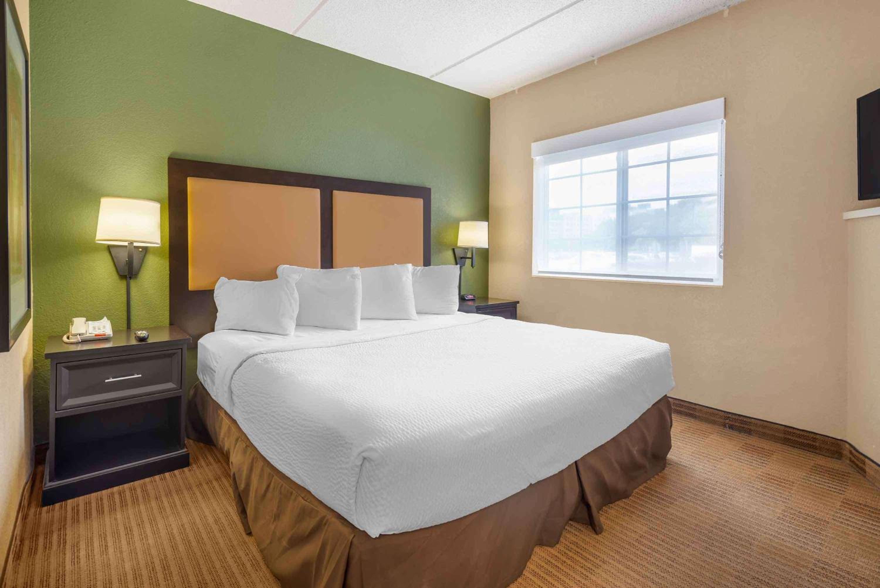One-Bedroom Suite - Photo 1