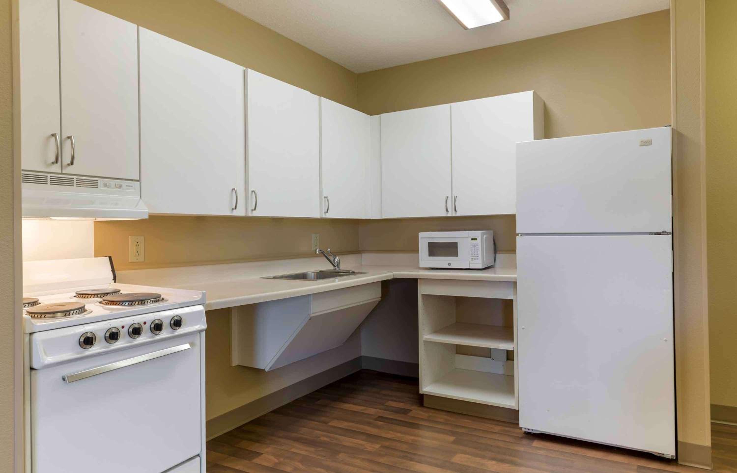 Deluxe Studio - Non-Smoking - Disability Access - Photo 2