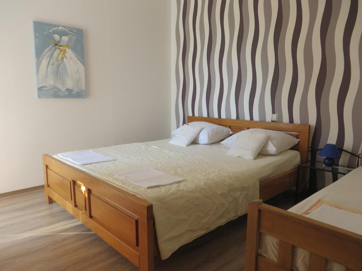 One-Bedroom Apartment with Balcony photo 3