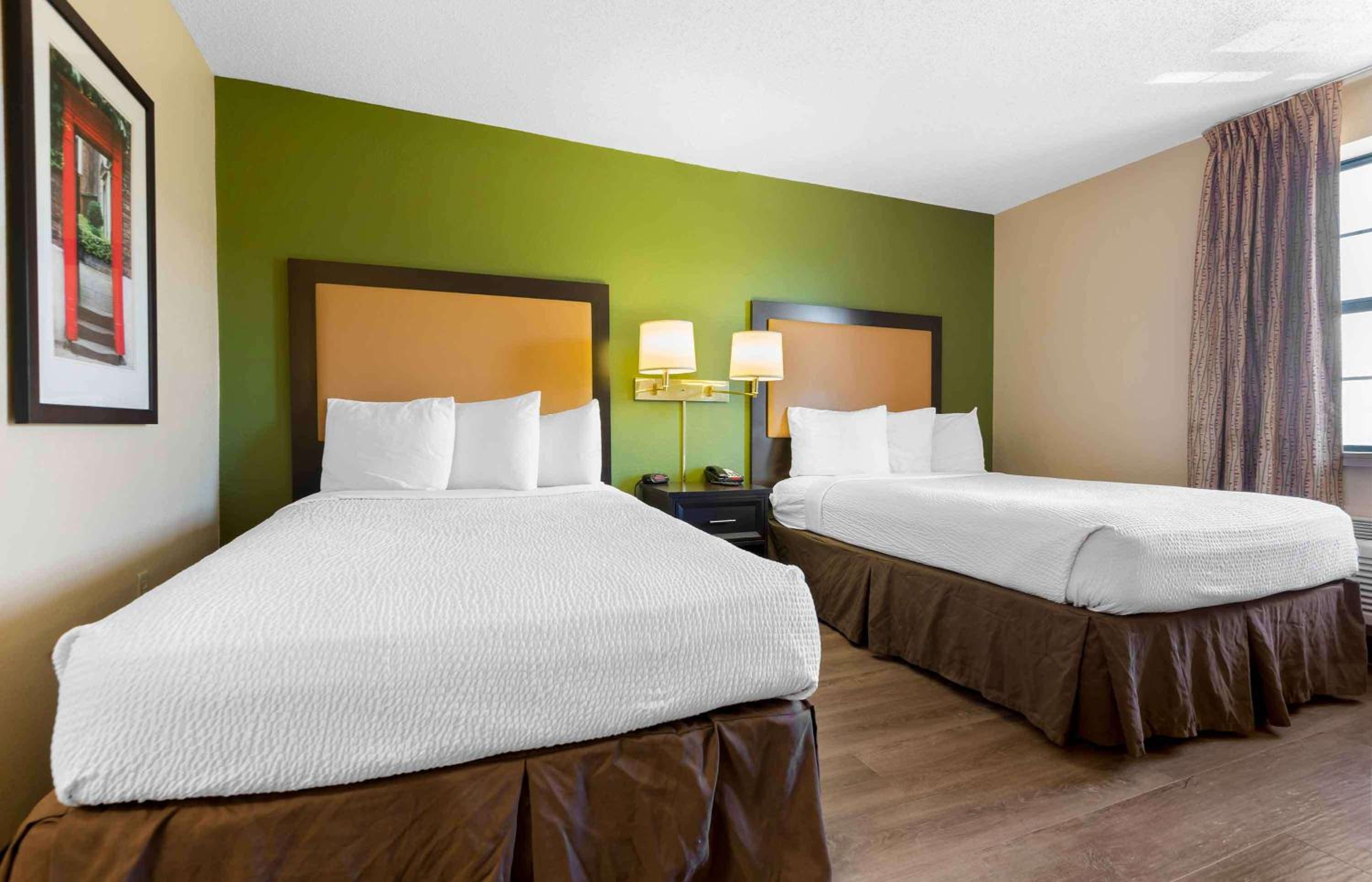 2 Full Beds | Non-Smoking, Kitchen