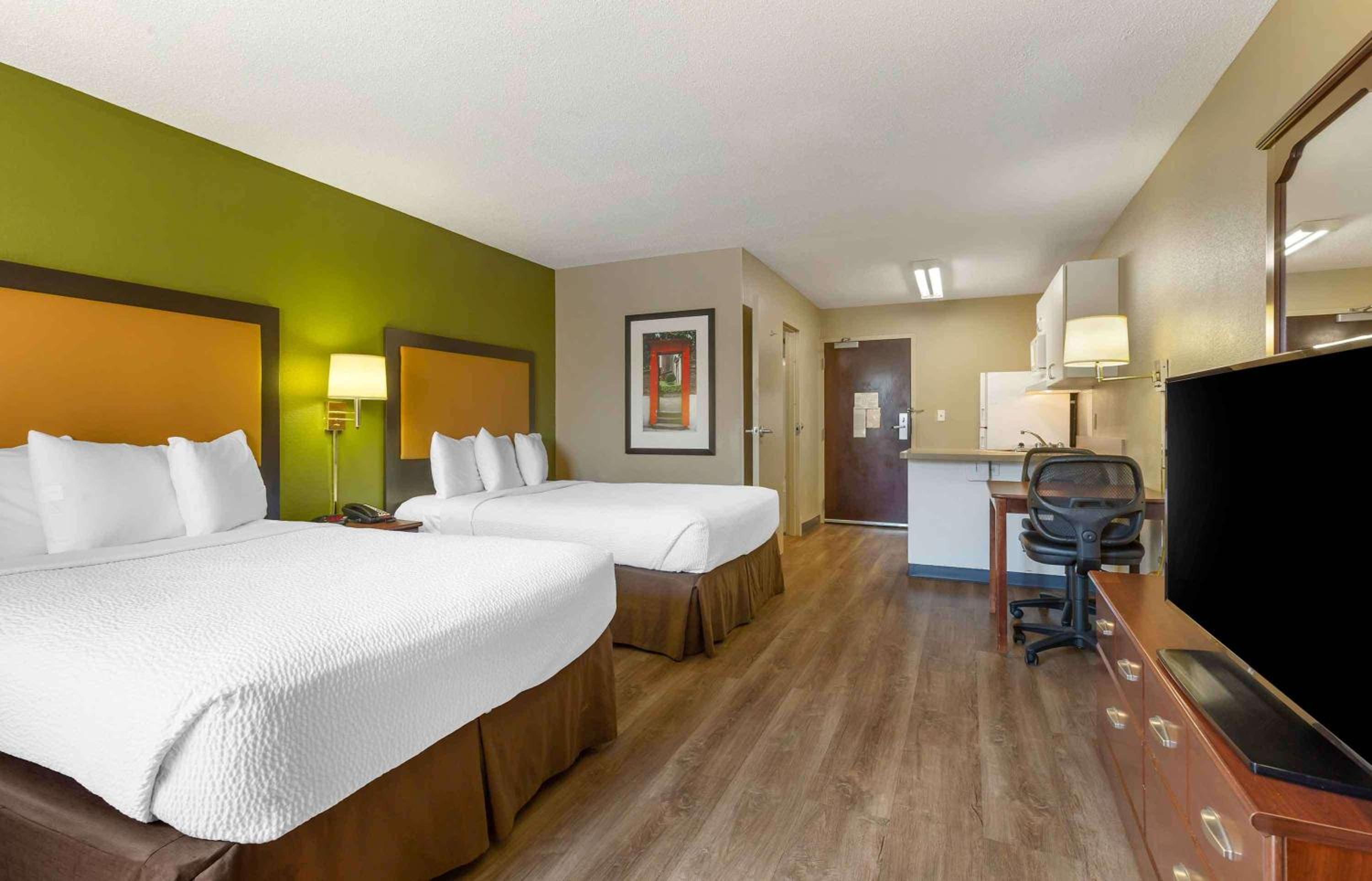 Studio with 2 Double Beds - Non-Smoking