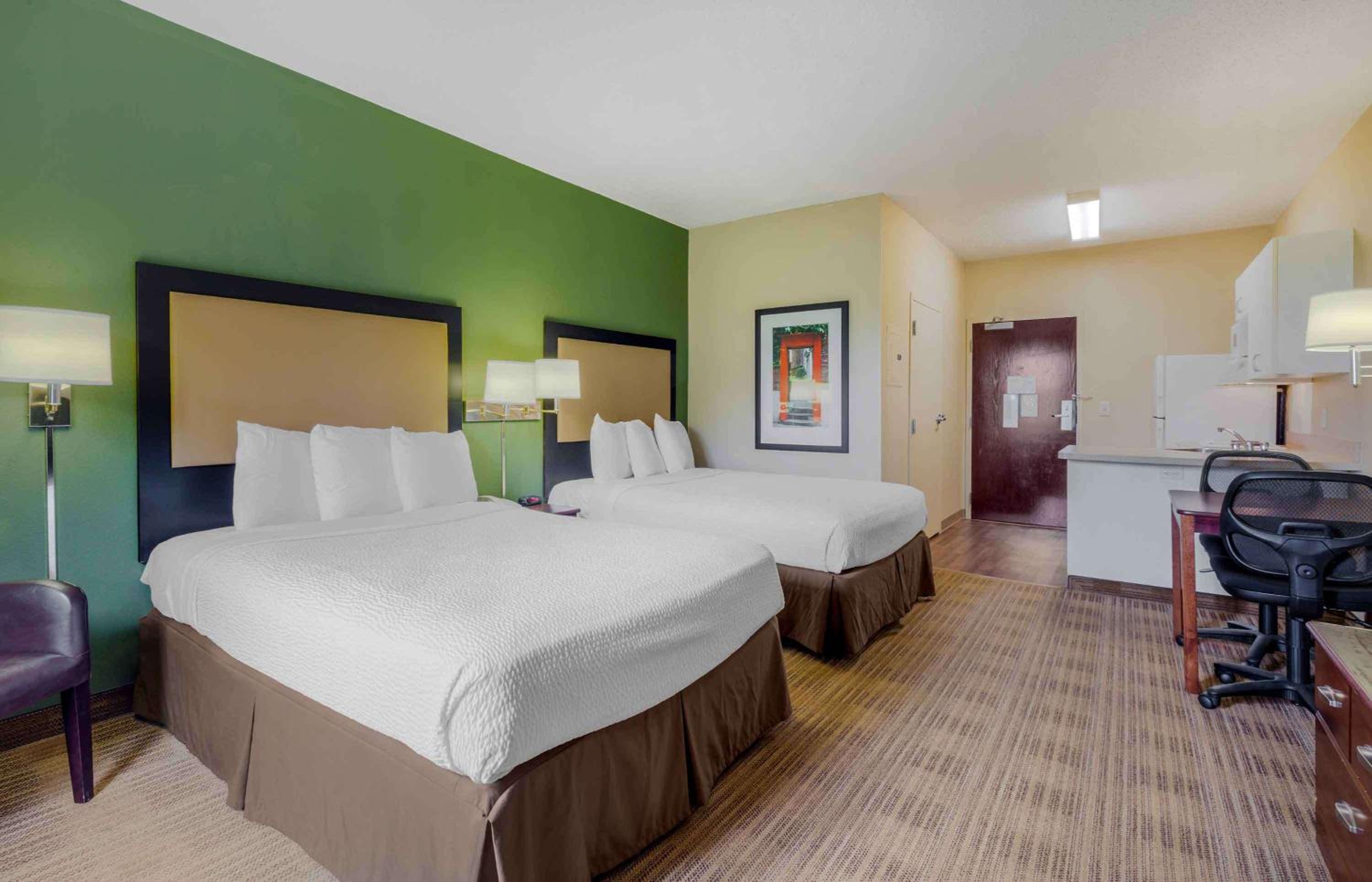 Studio with 2 Double Beds - Non-Smoking - Photo 1