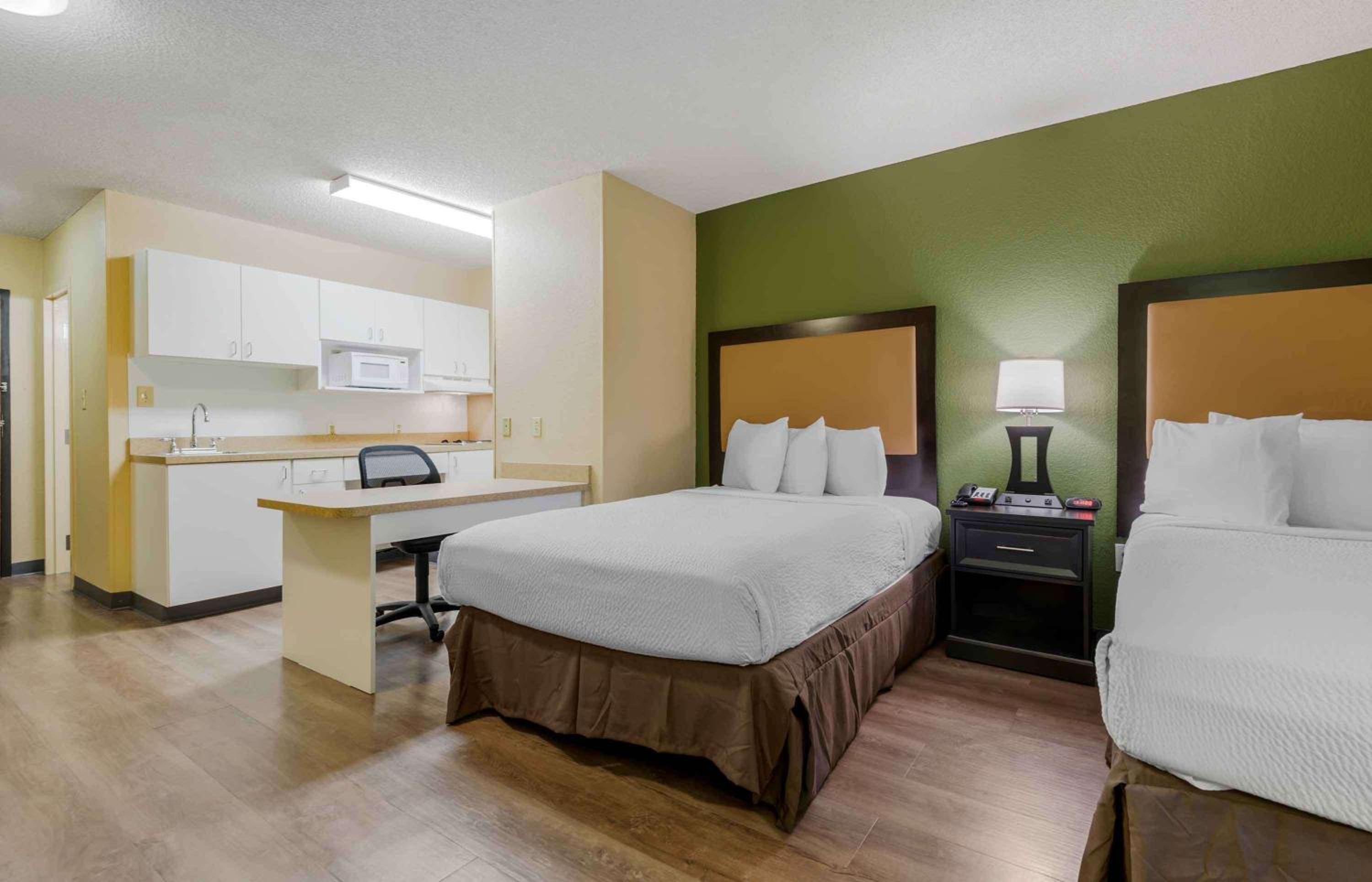 Studio with 2 Double Beds - Non-Smoking - Photo 1