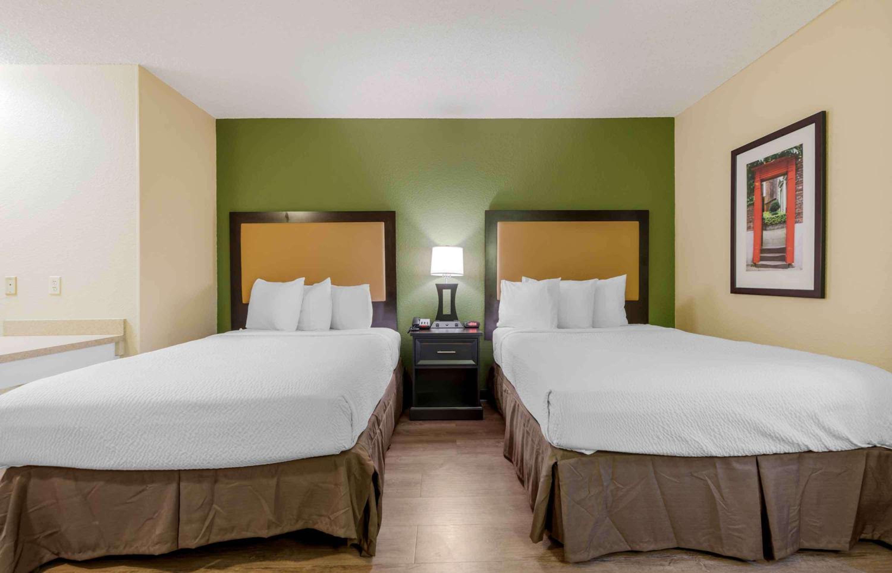 Studio with 2 Double Beds - Non-Smoking - Photo 2