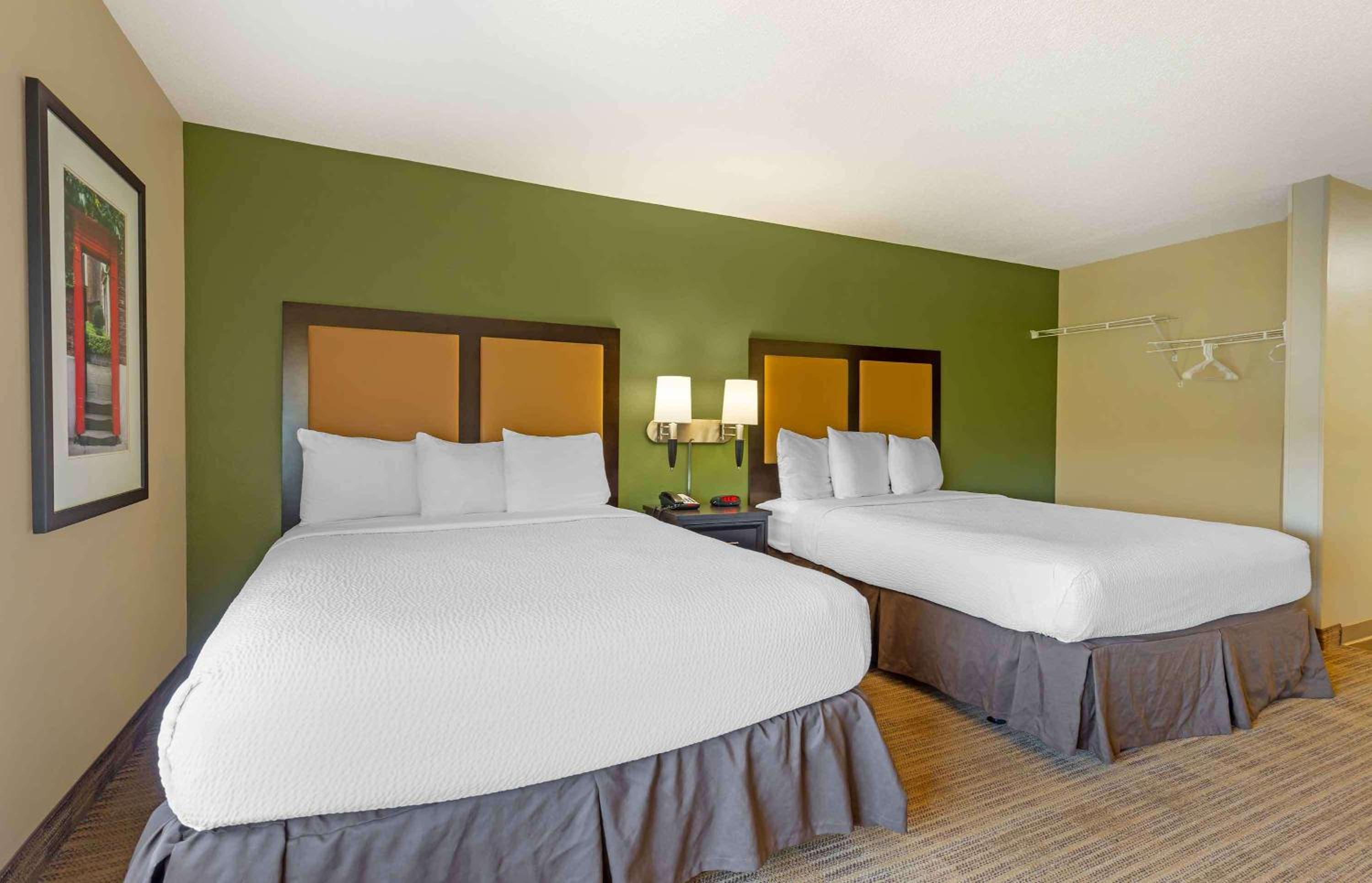 Studio with 2 Queen Beds - Non-Smoking - Photo 1