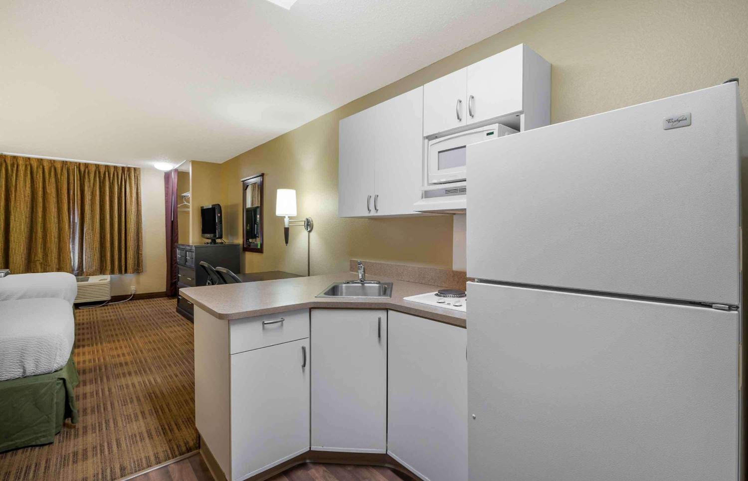 Studio with 2 Double Beds - Non-Smoking - Photo 9