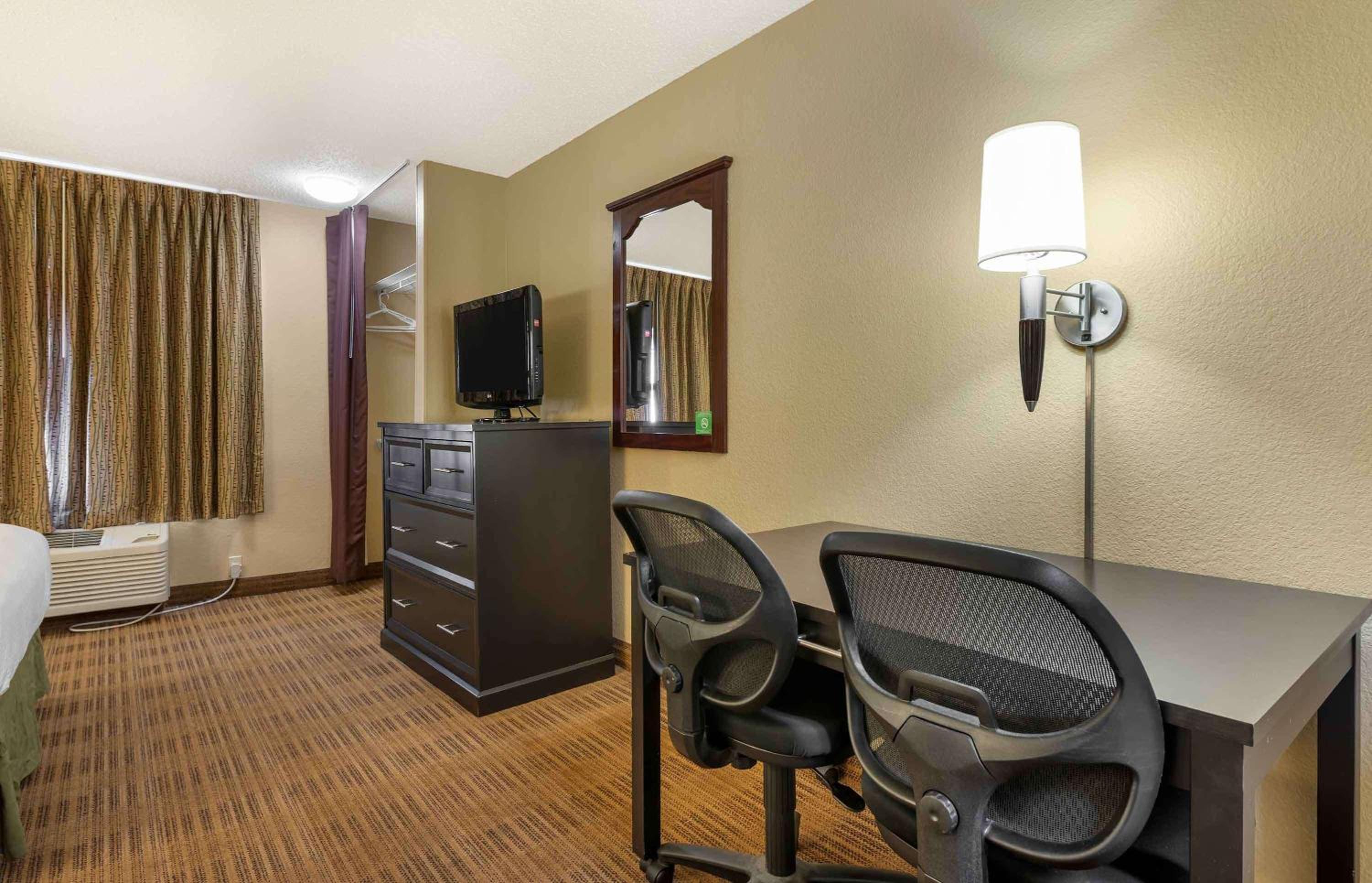 Studio with 2 Double Beds - Non-Smoking - Photo 7