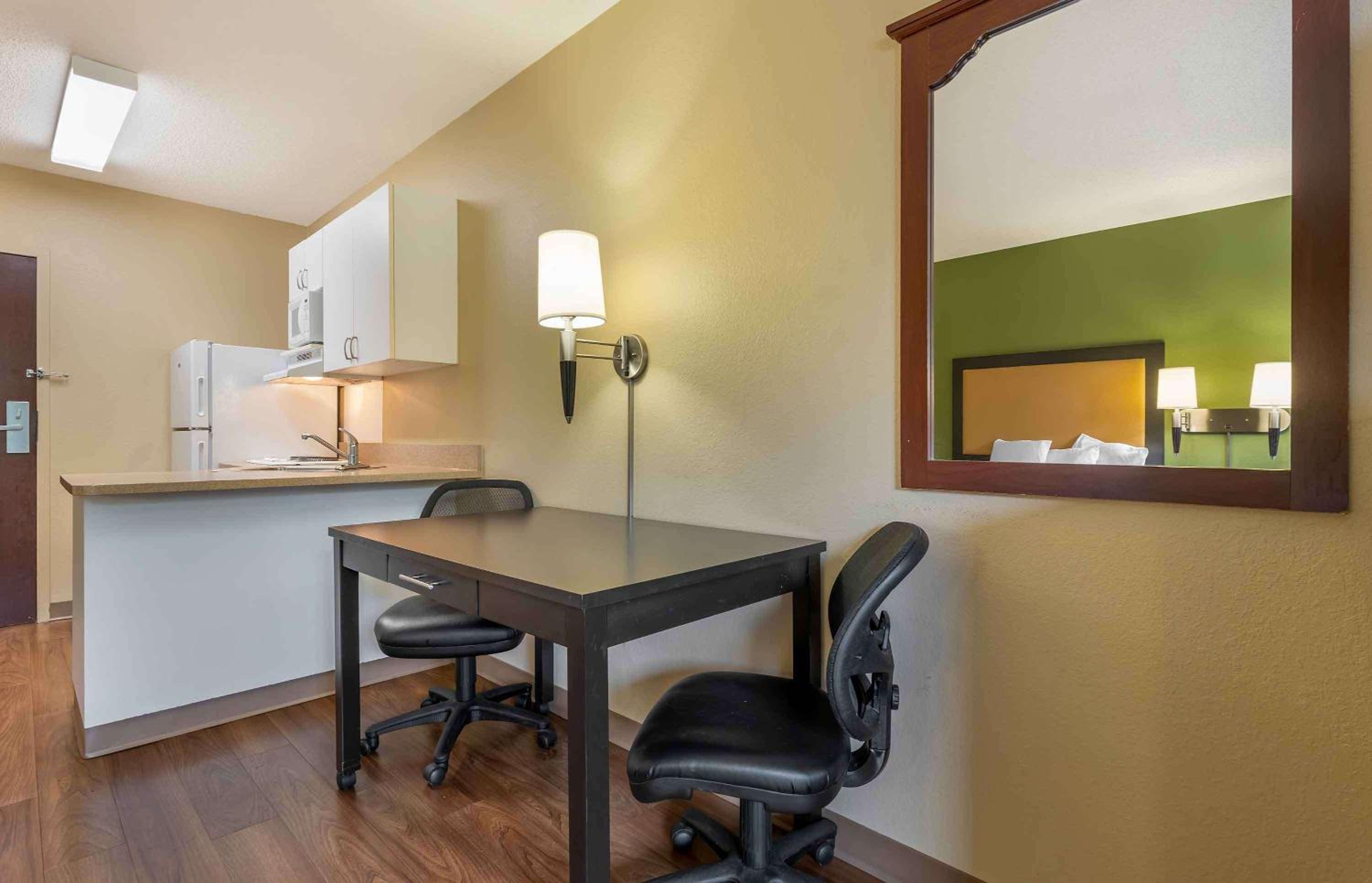 Studio with 2 Double Beds - Non-Smoking - Photo 13