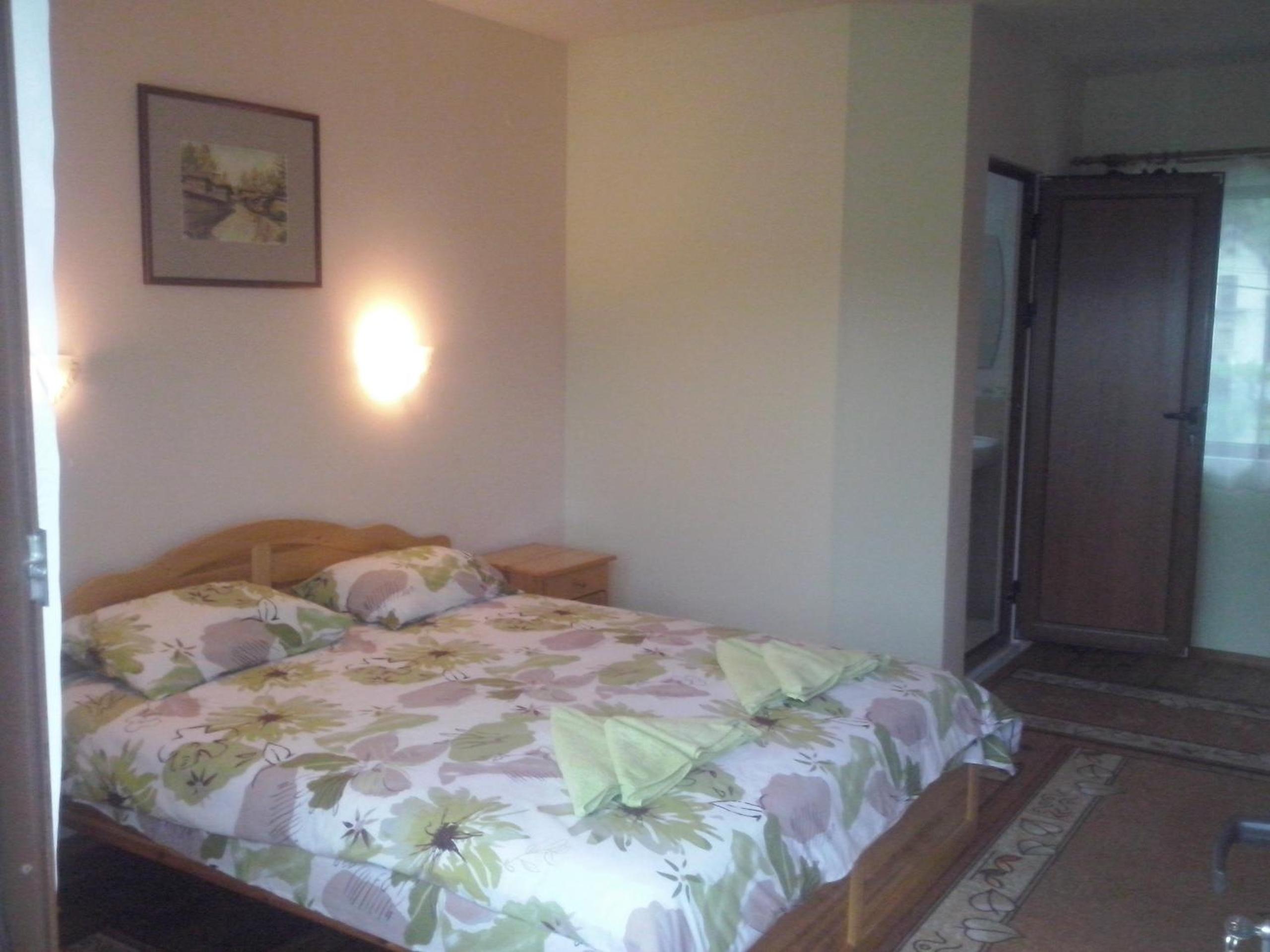 Double Room with Private Bathroom photo 2