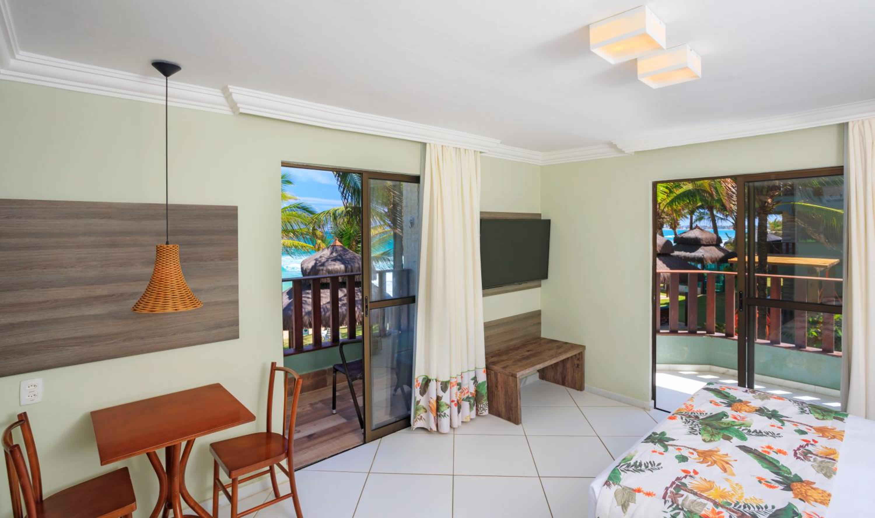 Superior Double Room with Sea View (2 adults + 1 child) - Photo 3