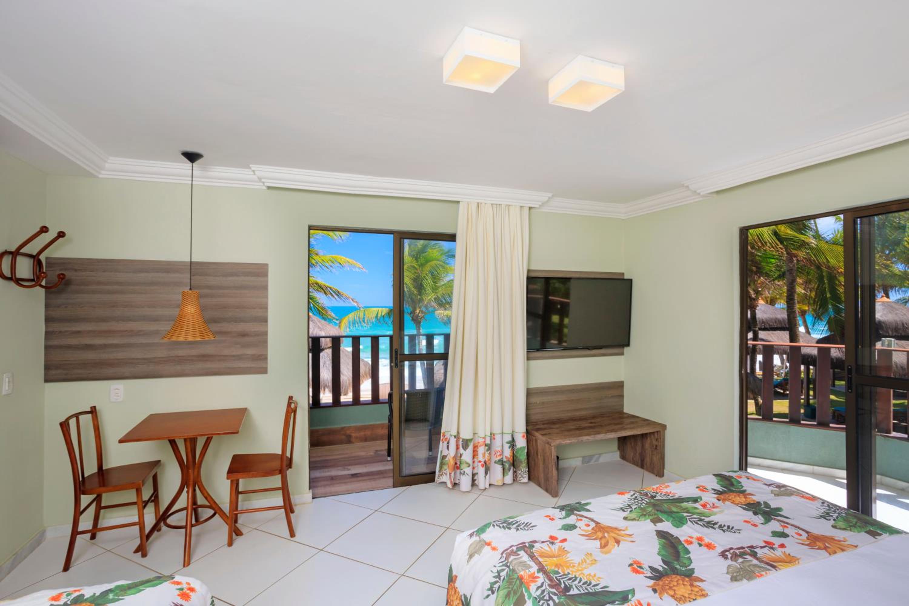 Superior Double Room with Sea View (2 adults + 1 child) - Photo 1