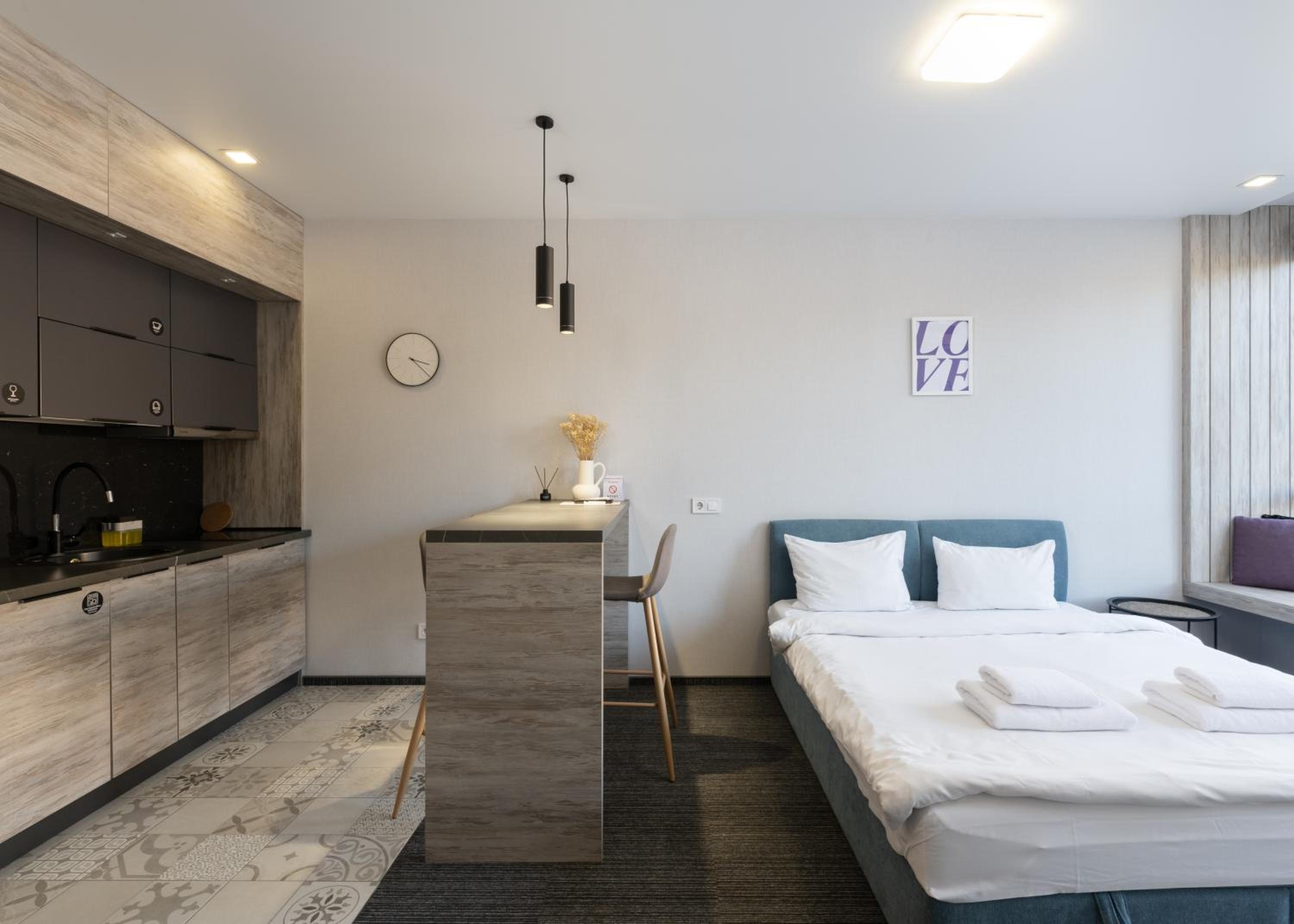 Studio Apartment photo 1
