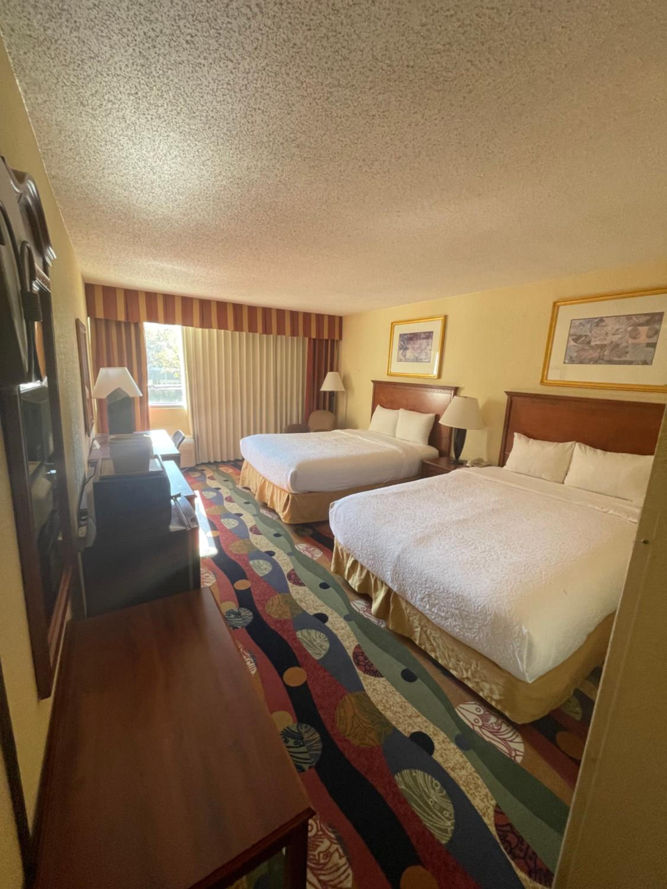Queen Room with Two Queen Beds - Photo 7