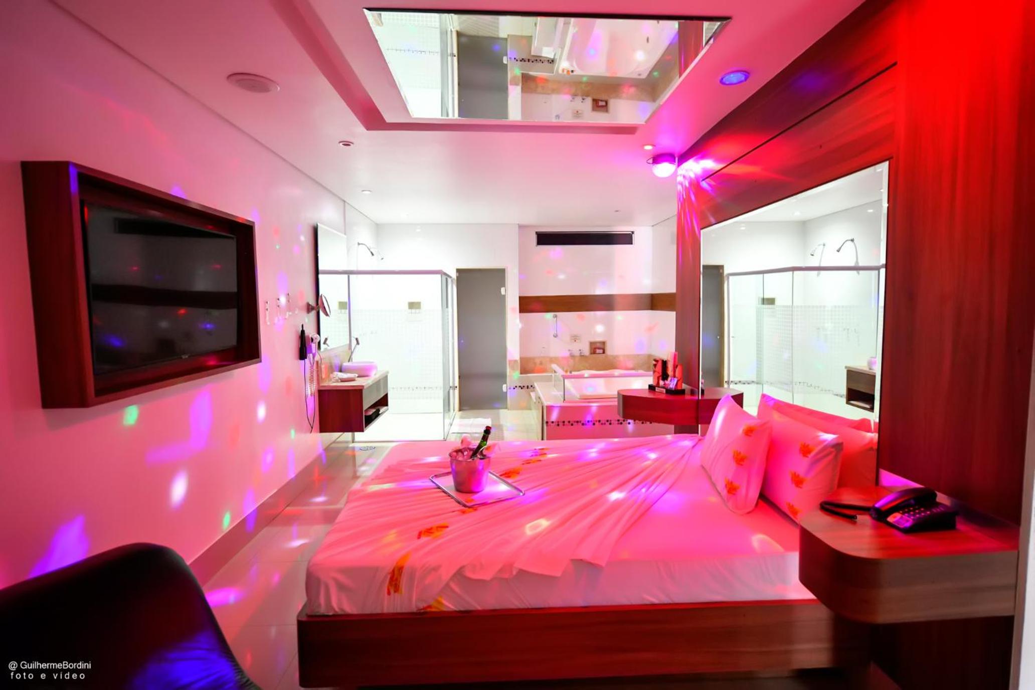 Suite with Hot Tub