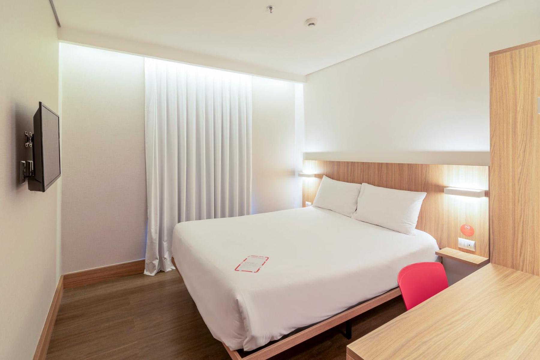 Standard Double Room - Photo 8