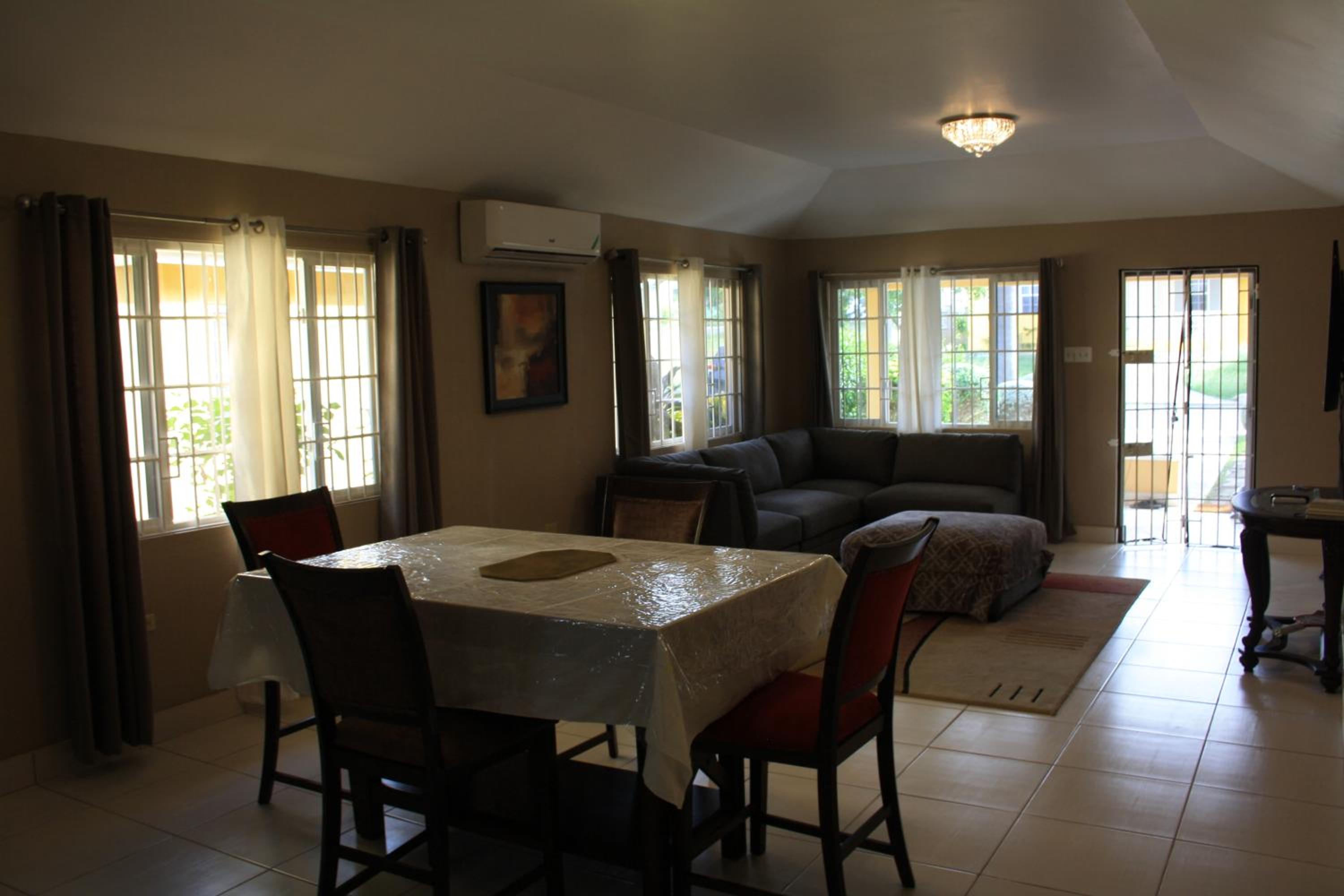 Two-Bedroom House photo 2