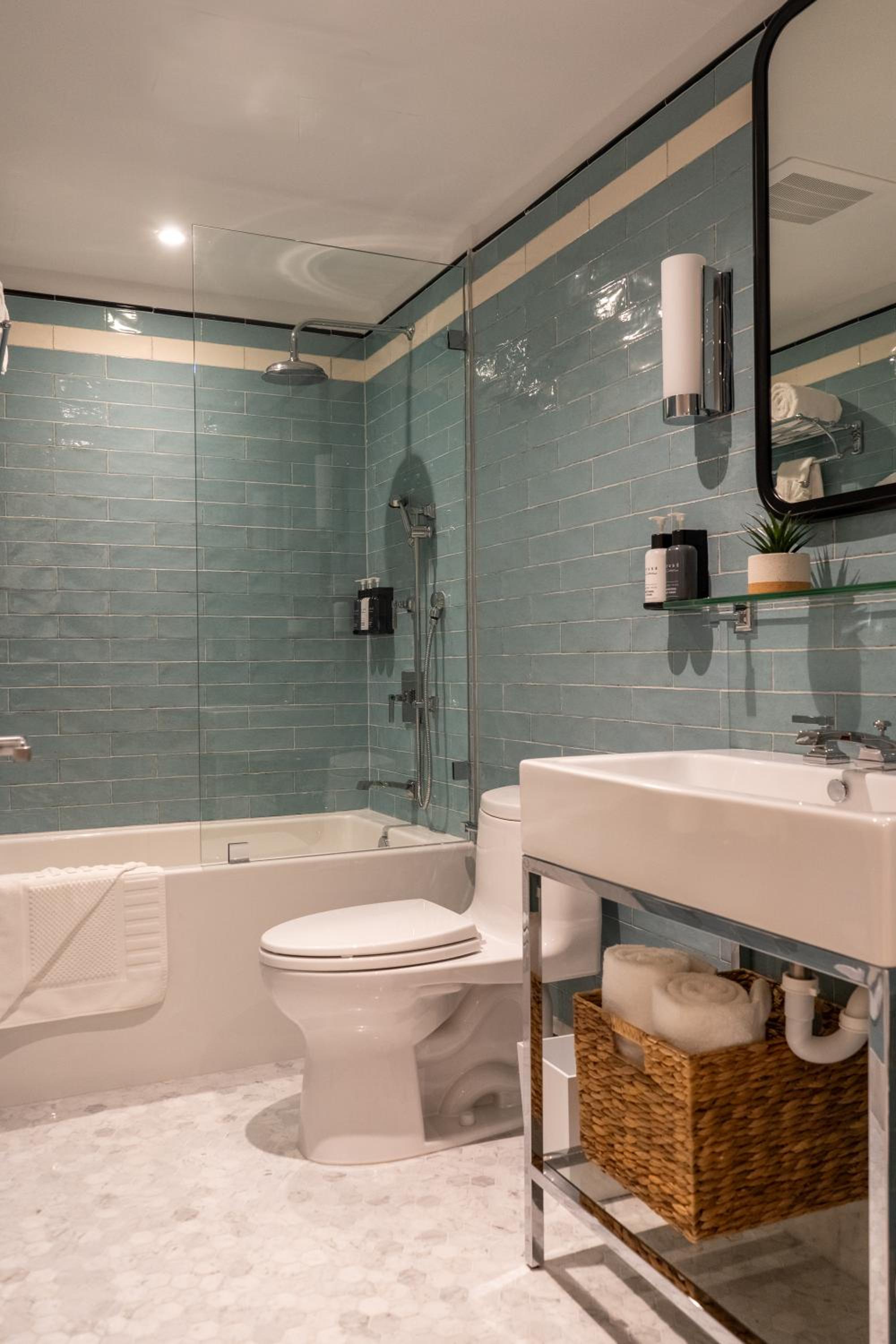 King Suite - Photo 3