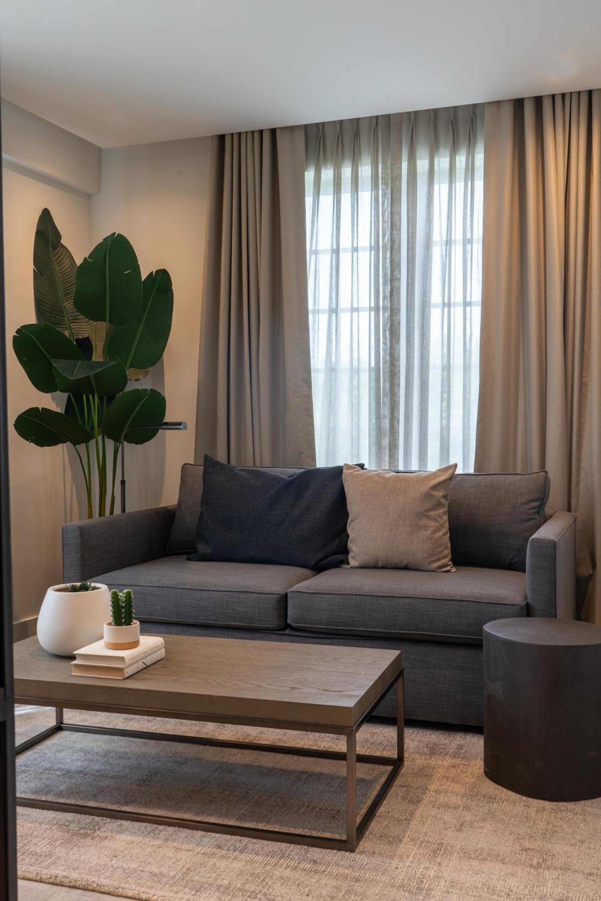 Deluxe King Suite - Photo 6