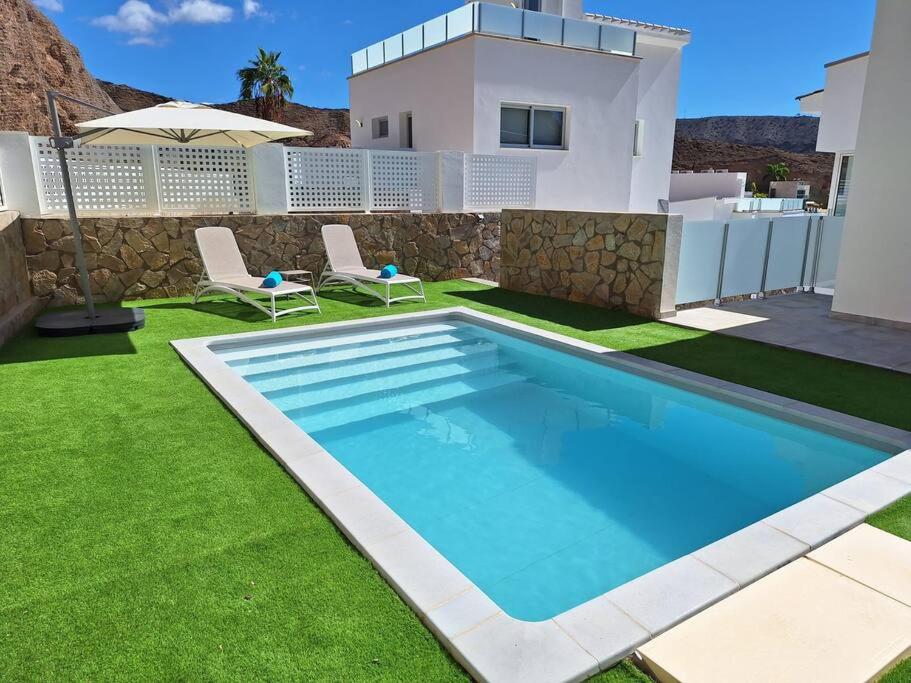 Three-Bedroom Villa photo 2