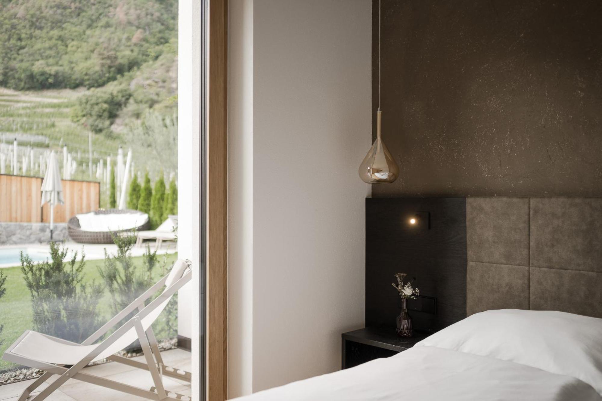 Apartment with Pool View 