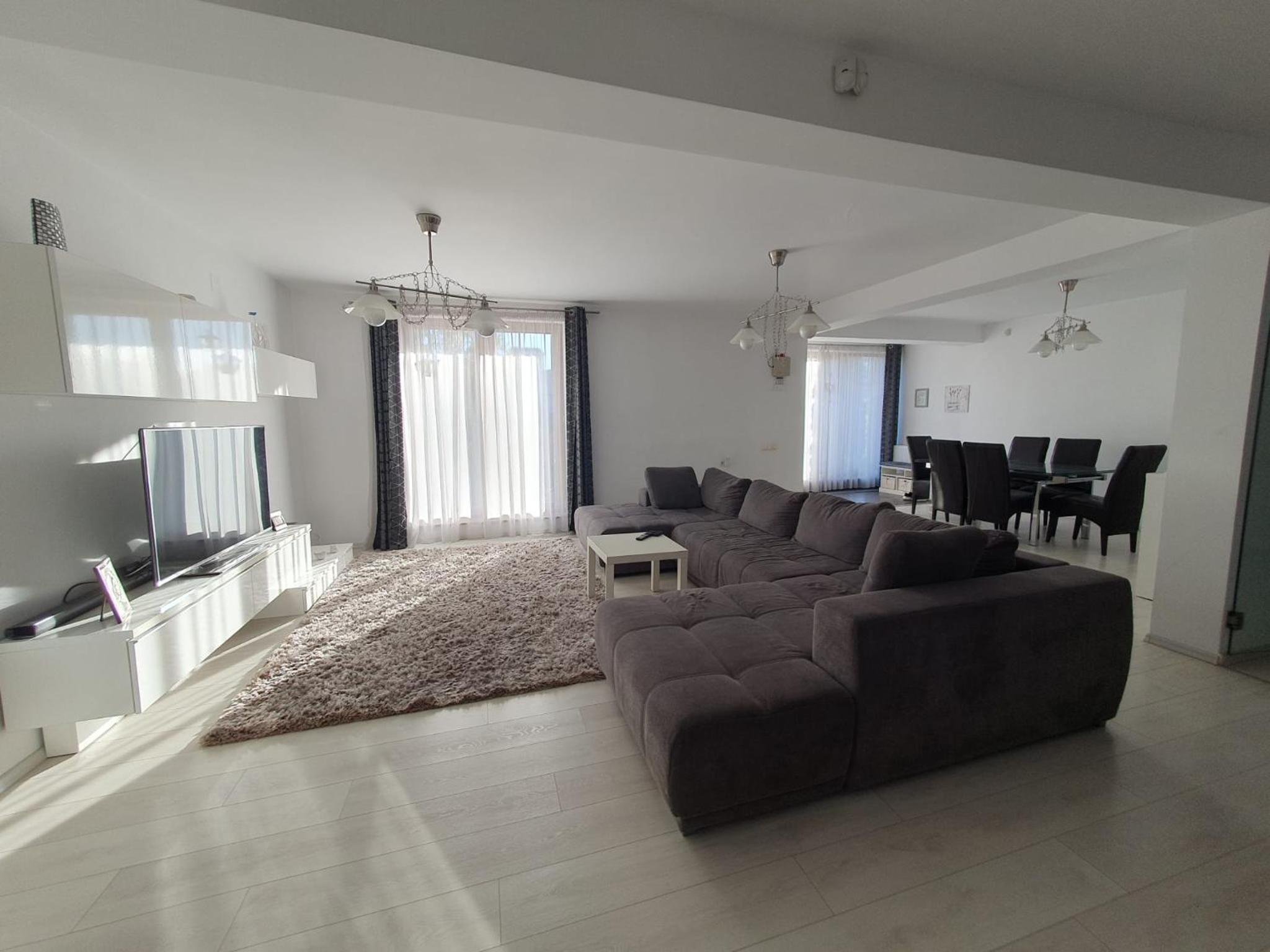 Villa photo 1
