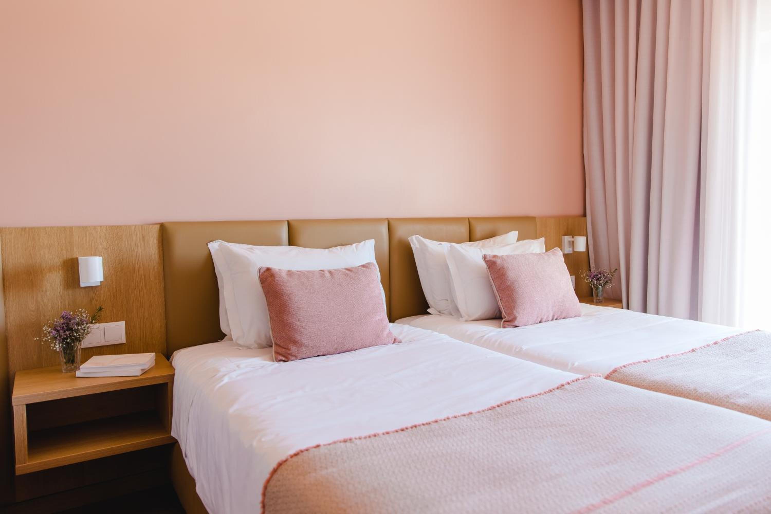 Double or Twin Room - Photo 8
