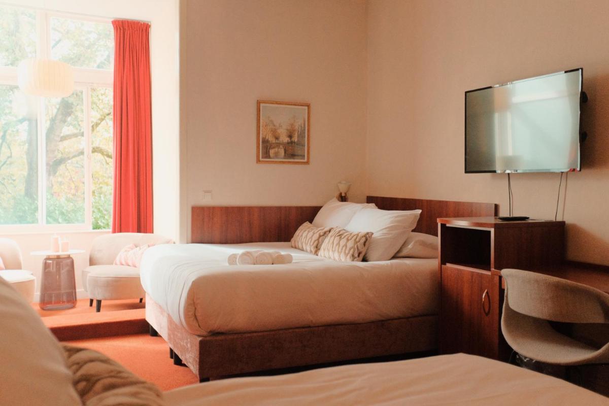 Comfy Quad Room photo 2