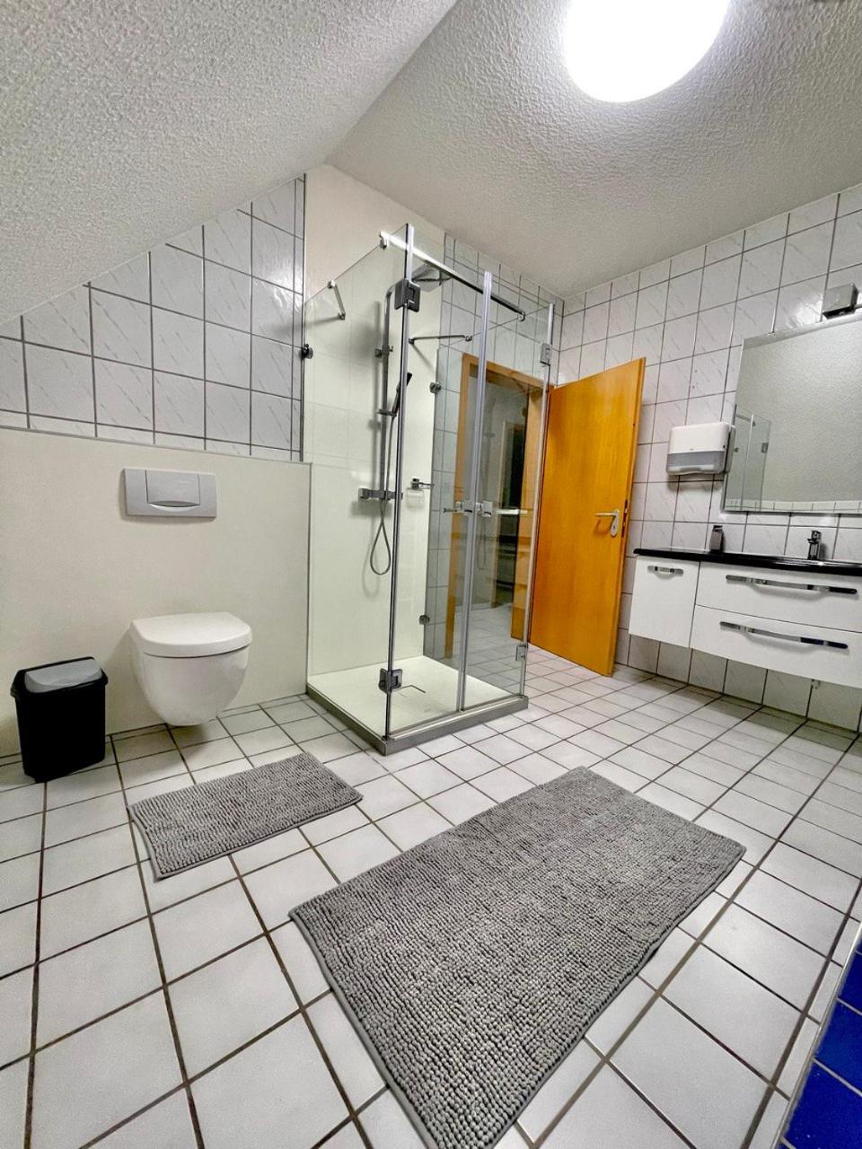 Double Room with Shared Bathroom photo 2