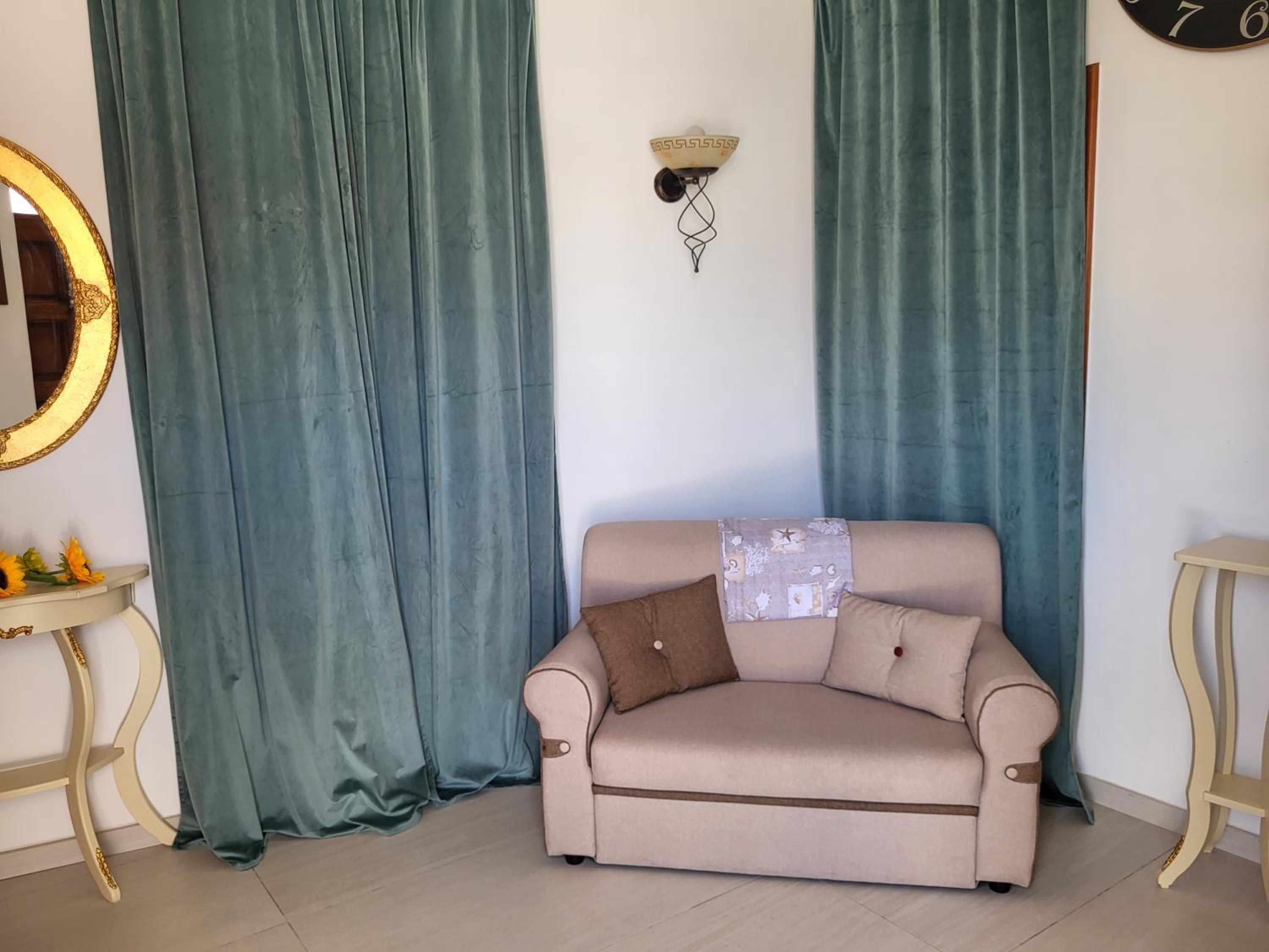 Studio Apartment photo 1