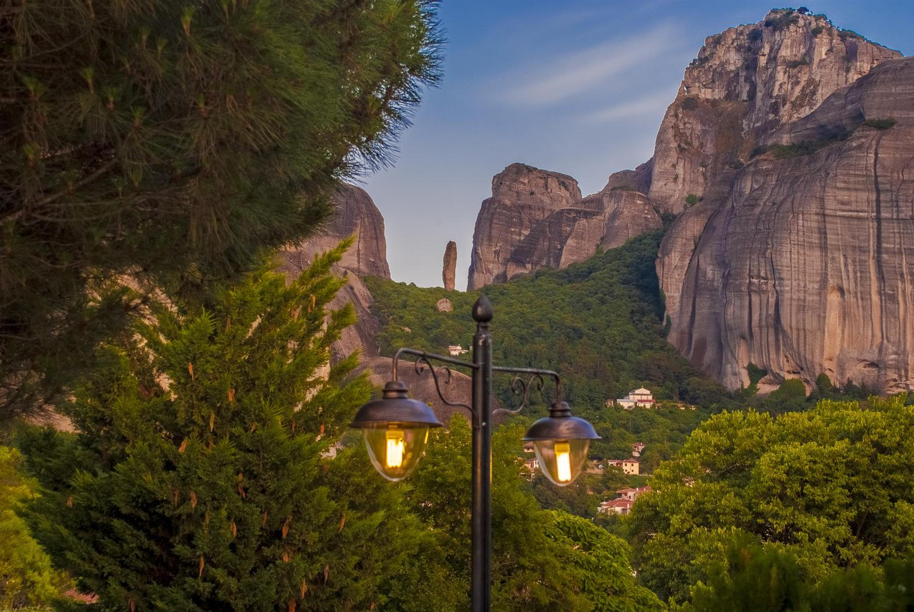 Double or Twin Room with Panoramic Meteora View photo 3