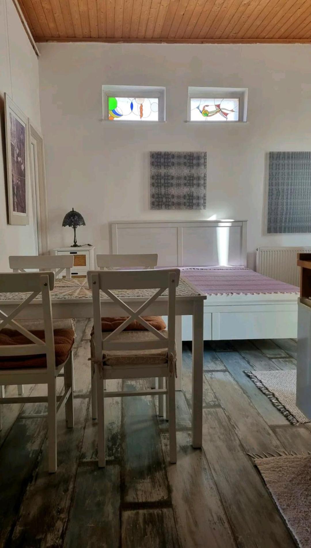 Apartment photo 2