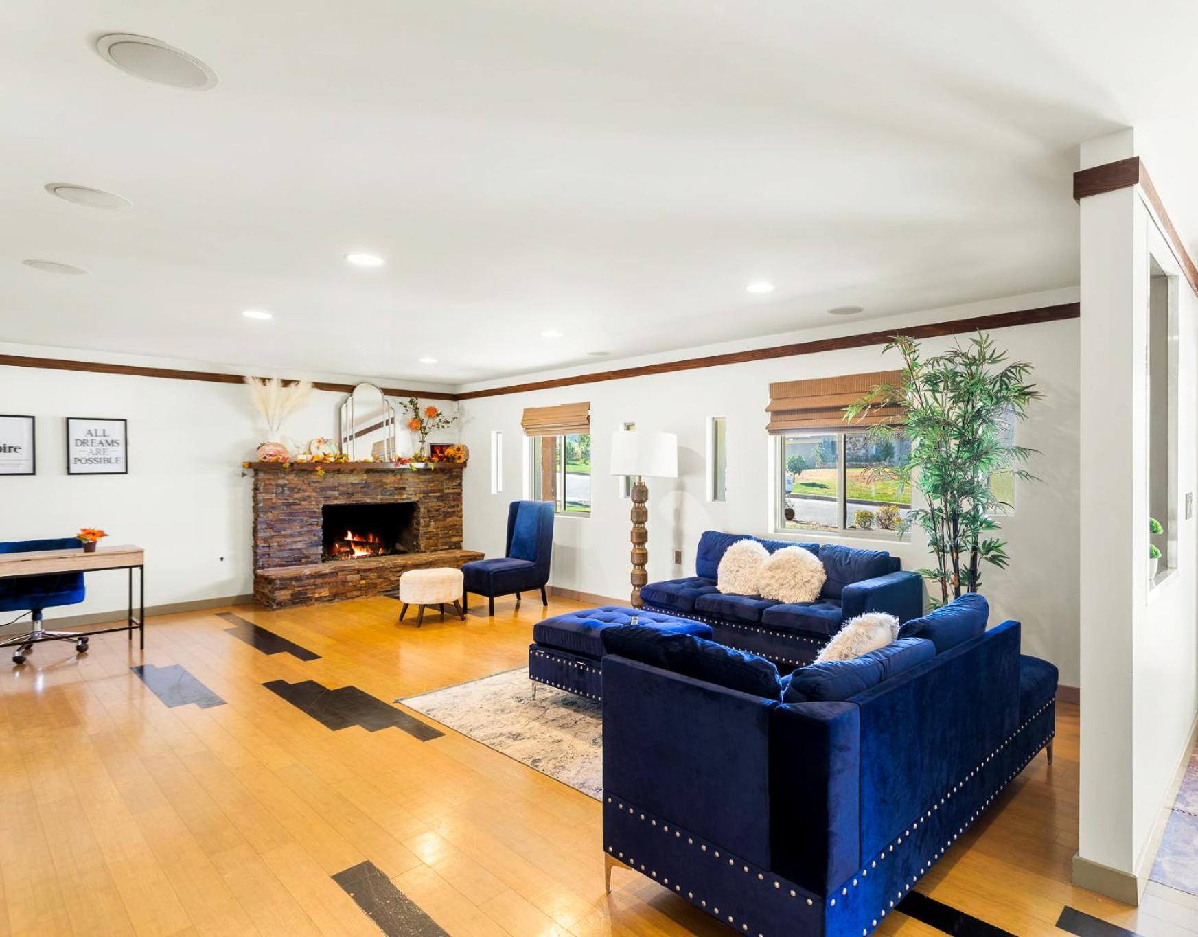 Four-Bedroom House photo 1