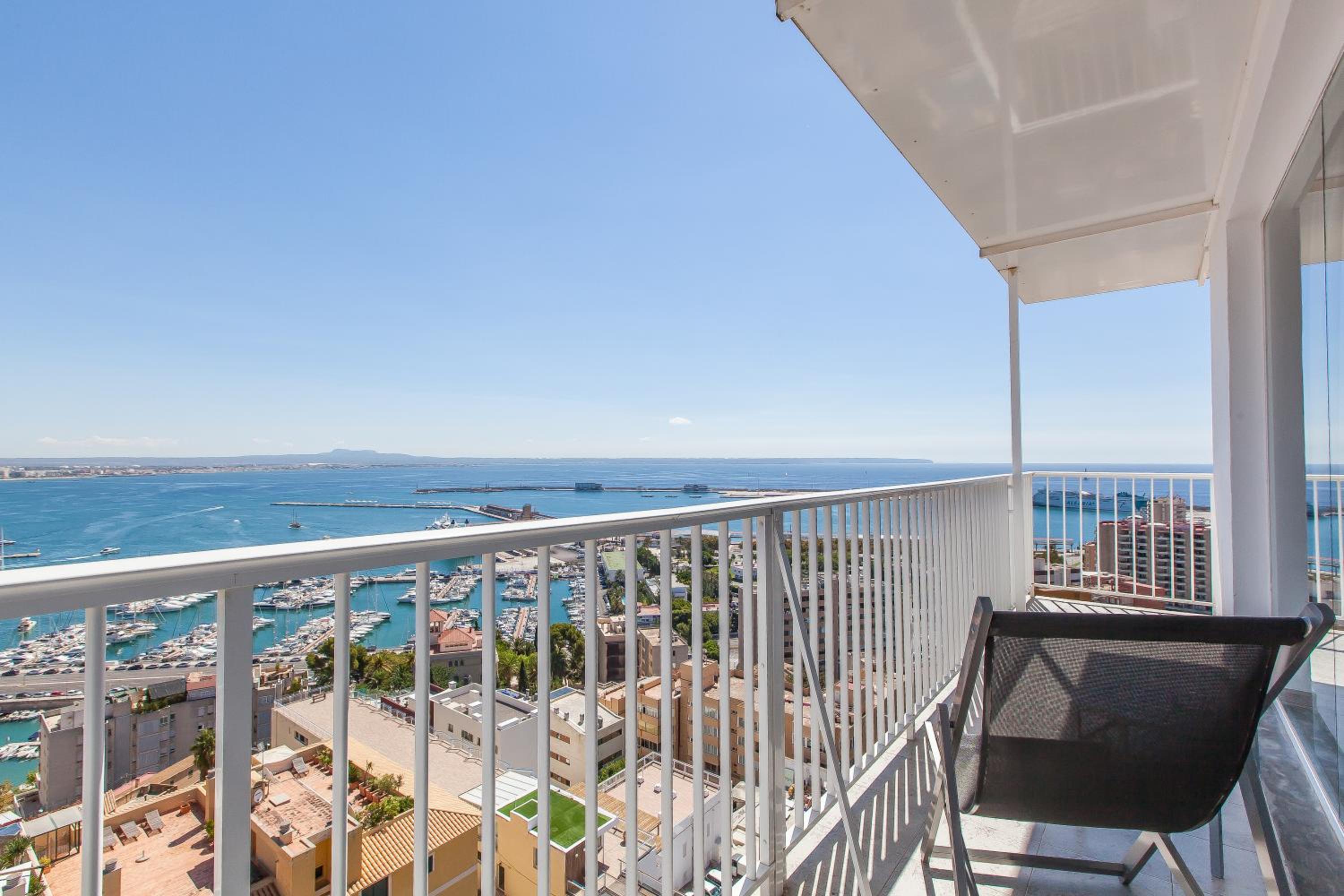 Junior Suite with Sea View thumbnail 6