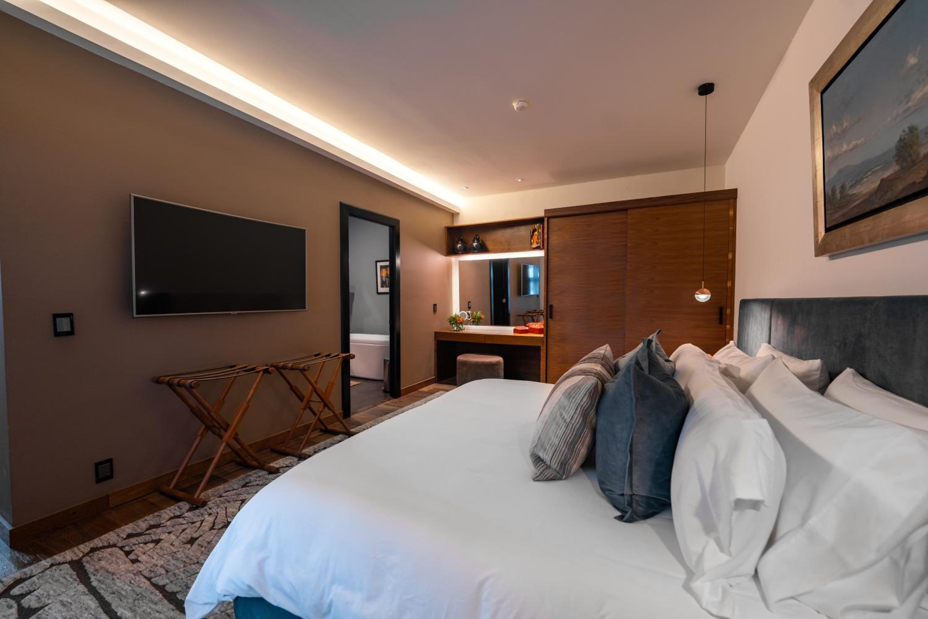 Superior Suite - Photo 4