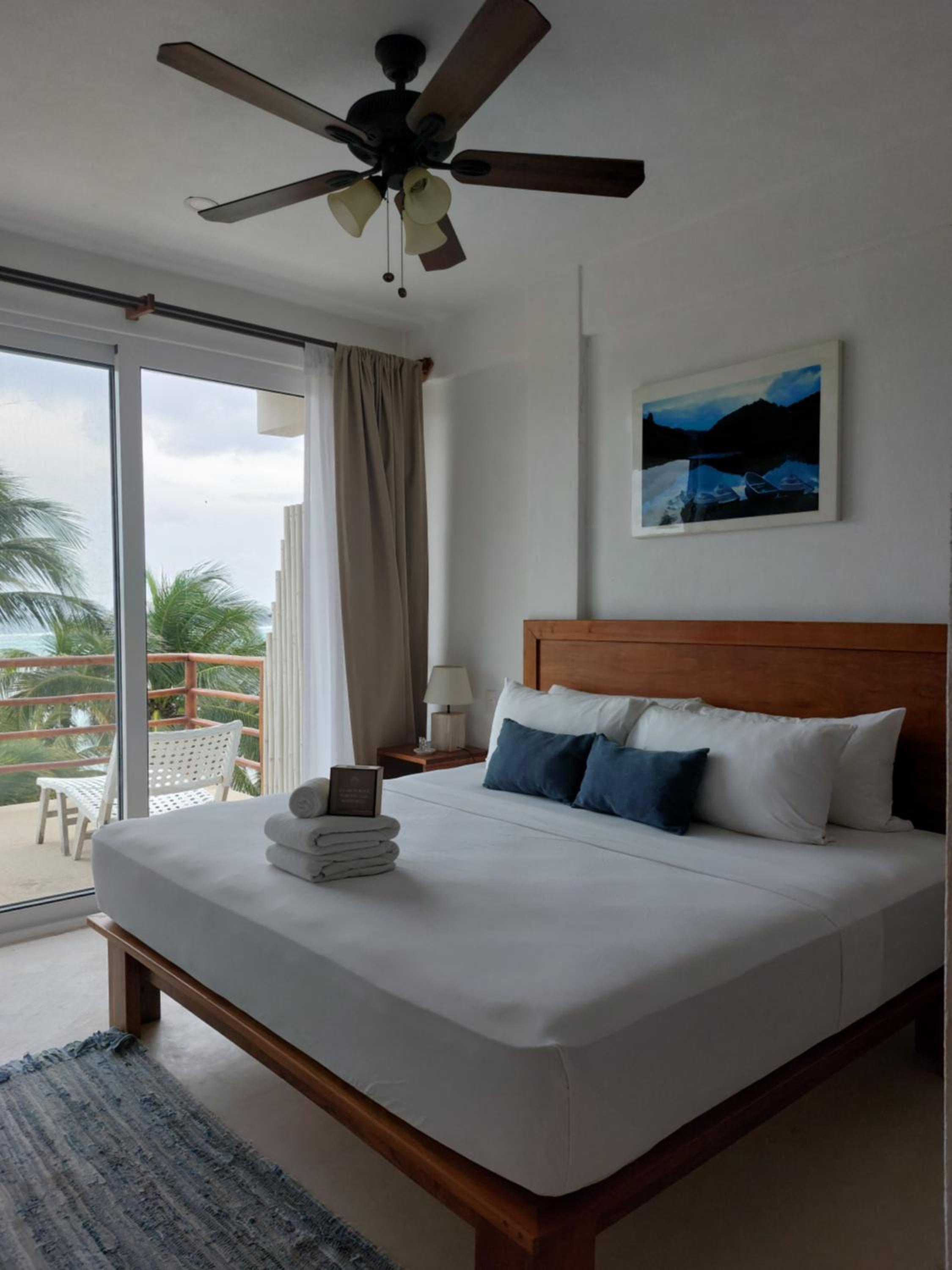 Apartment with Sea View - Photo 4