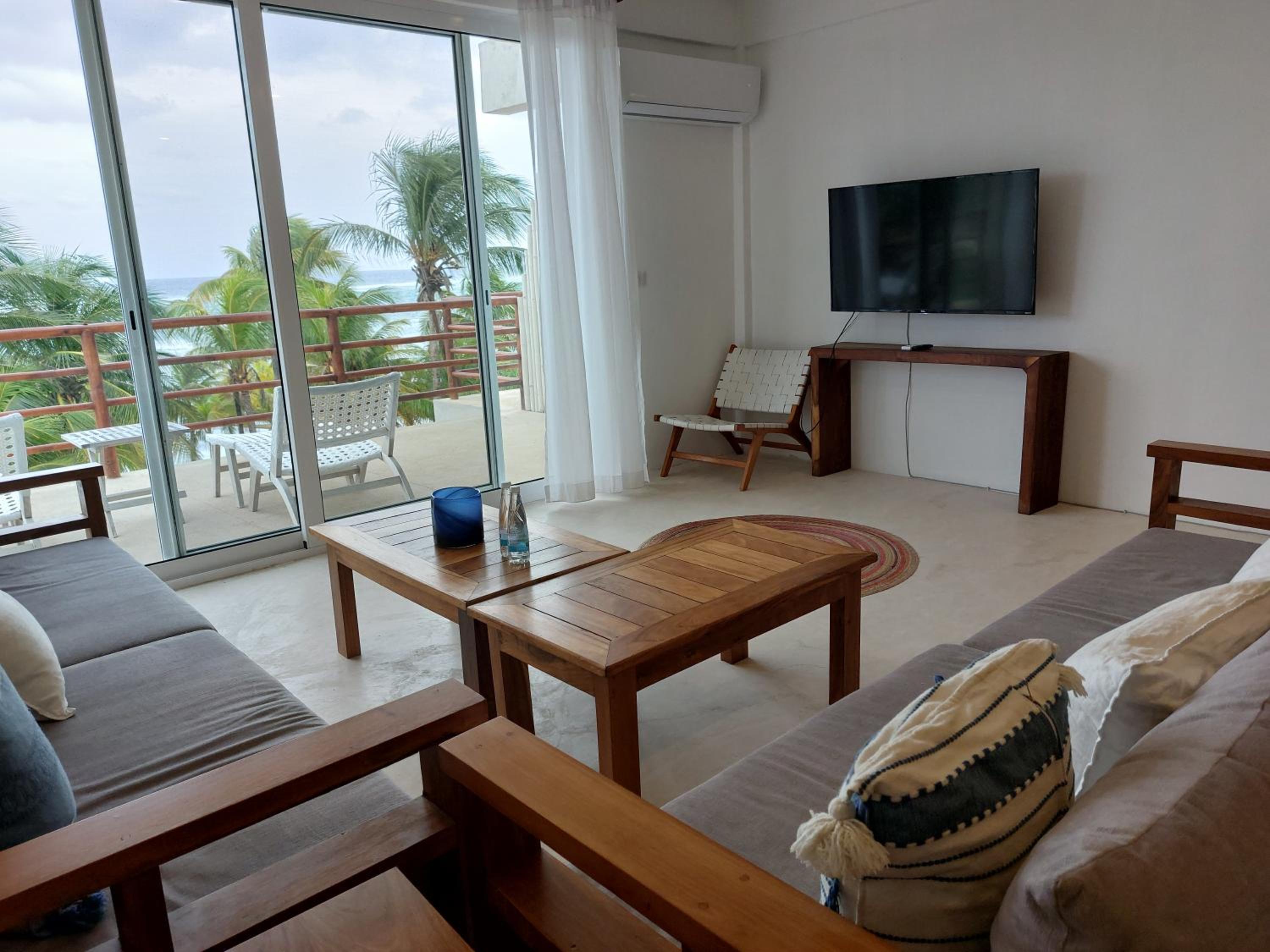 Apartment with Sea View - Photo 8
